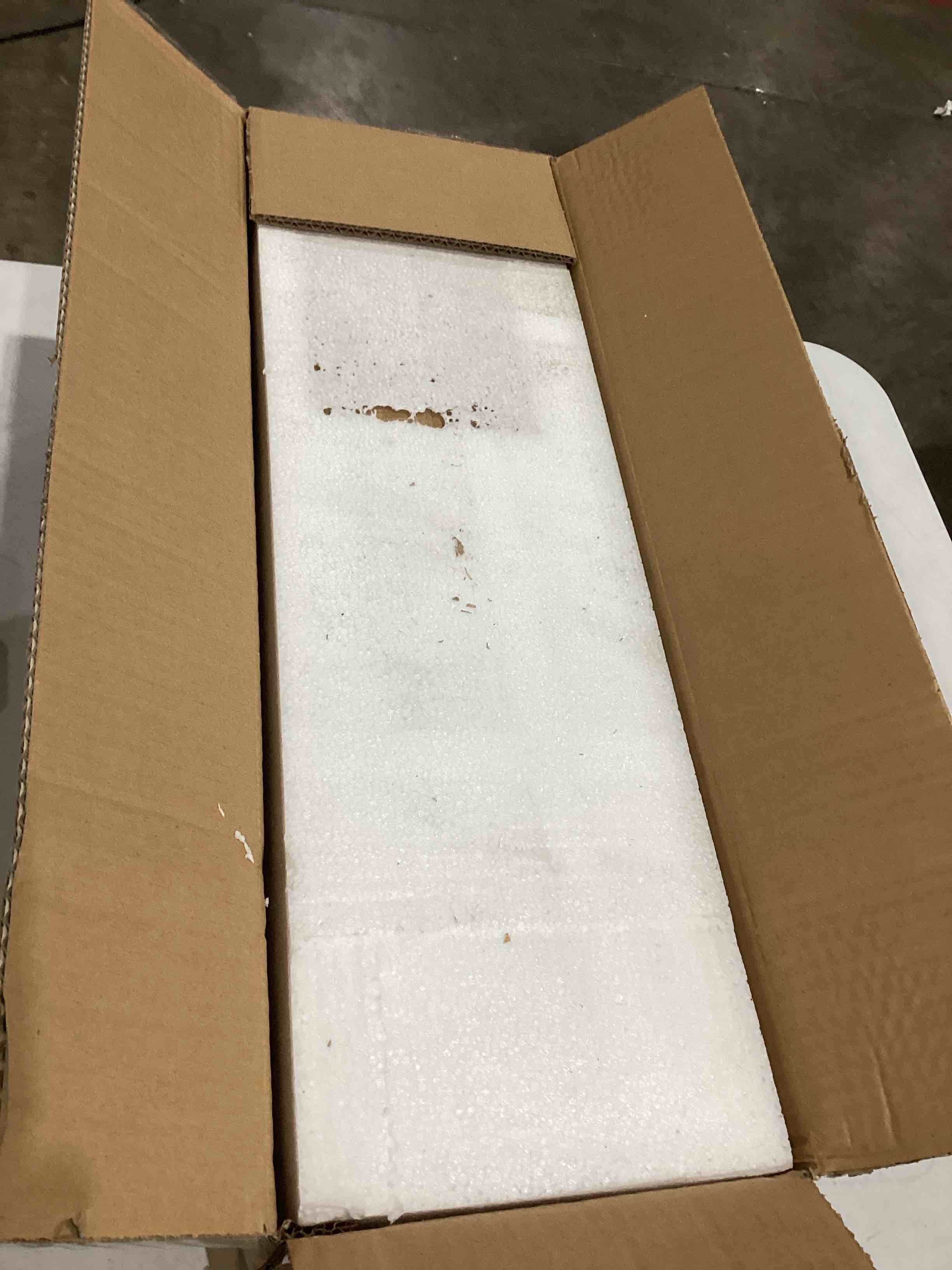 https://s3.amazonaws.com/lotting-images-prod/bidfta/GRA1993395_1751036052607.jpeg