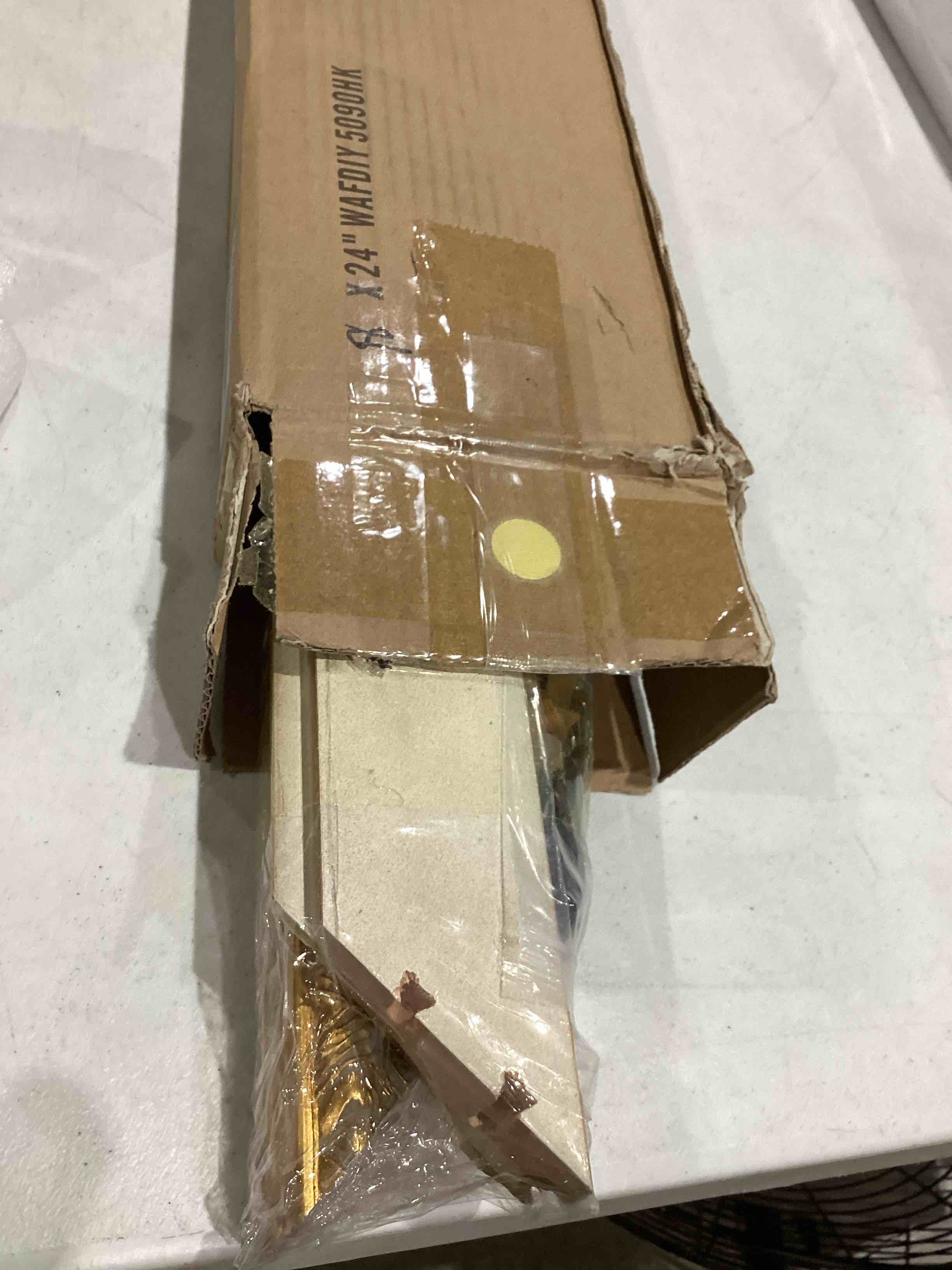 https://s3.amazonaws.com/lotting-images-prod/bidfta/GRA1993459_1751050364853.jpeg