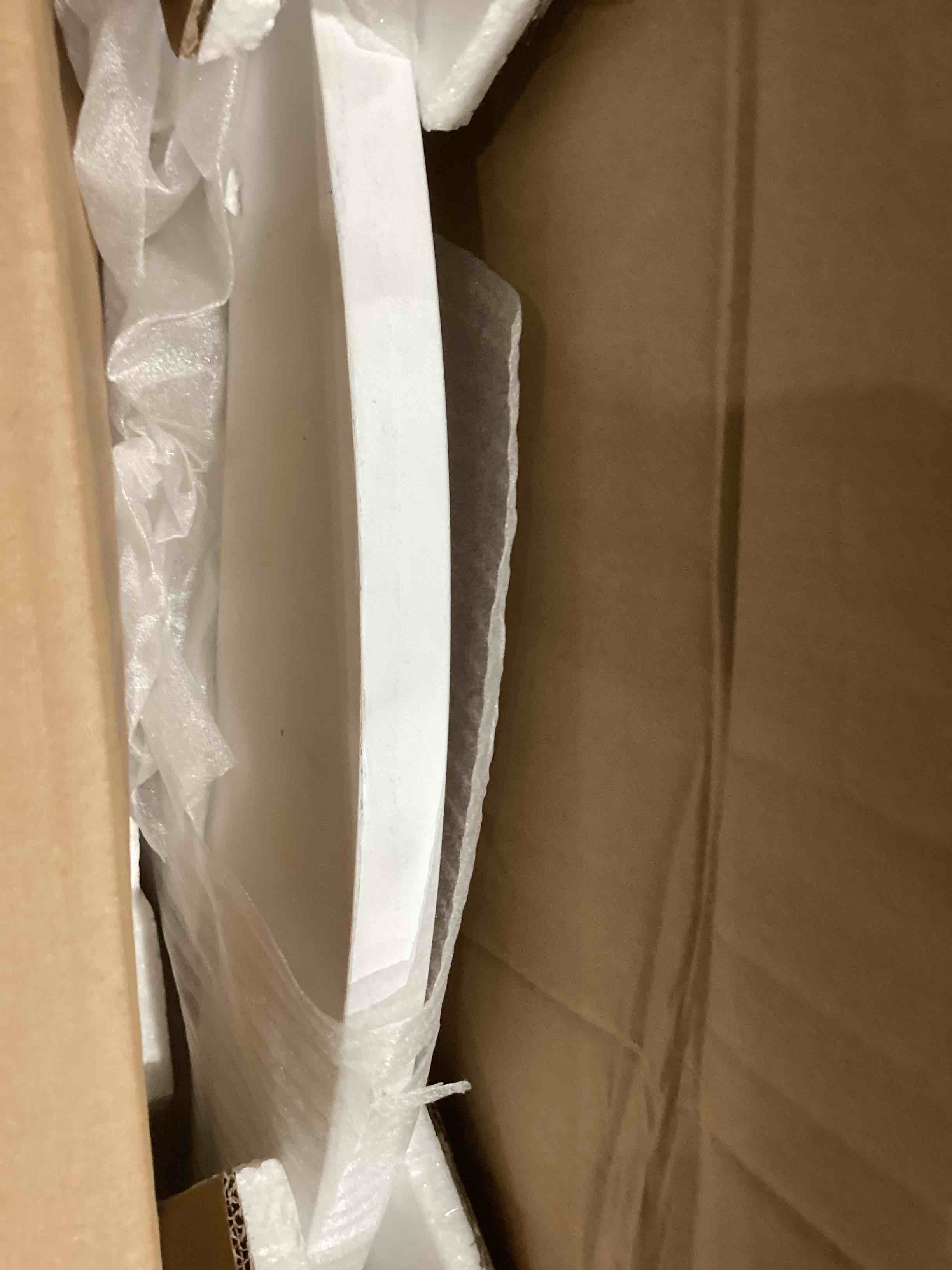 https://s3.amazonaws.com/lotting-images-prod/bidfta/GRA1993910_1751546539800.jpeg