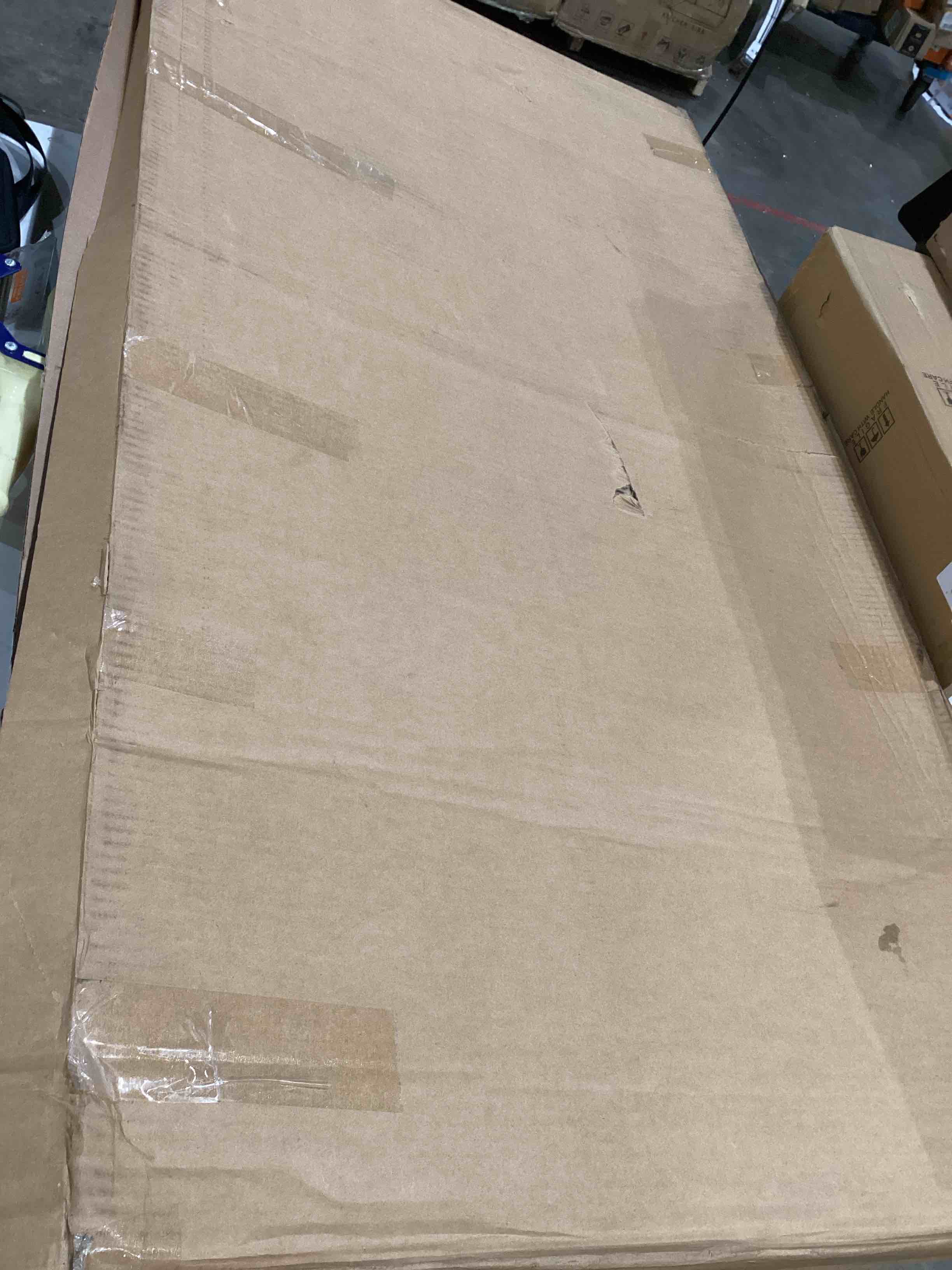 https://s3.amazonaws.com/lotting-images-prod/bidfta/GRA1993919_1751553581610.jpeg