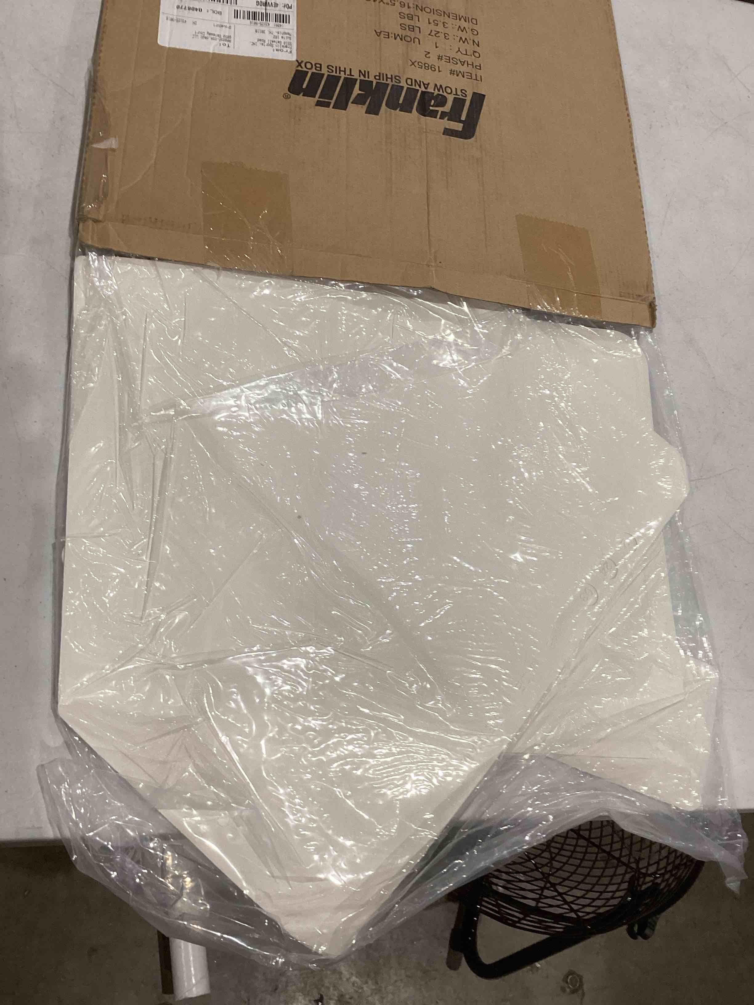 https://s3.amazonaws.com/lotting-images-prod/bidfta/GRA1993976_1751569315897.jpeg
