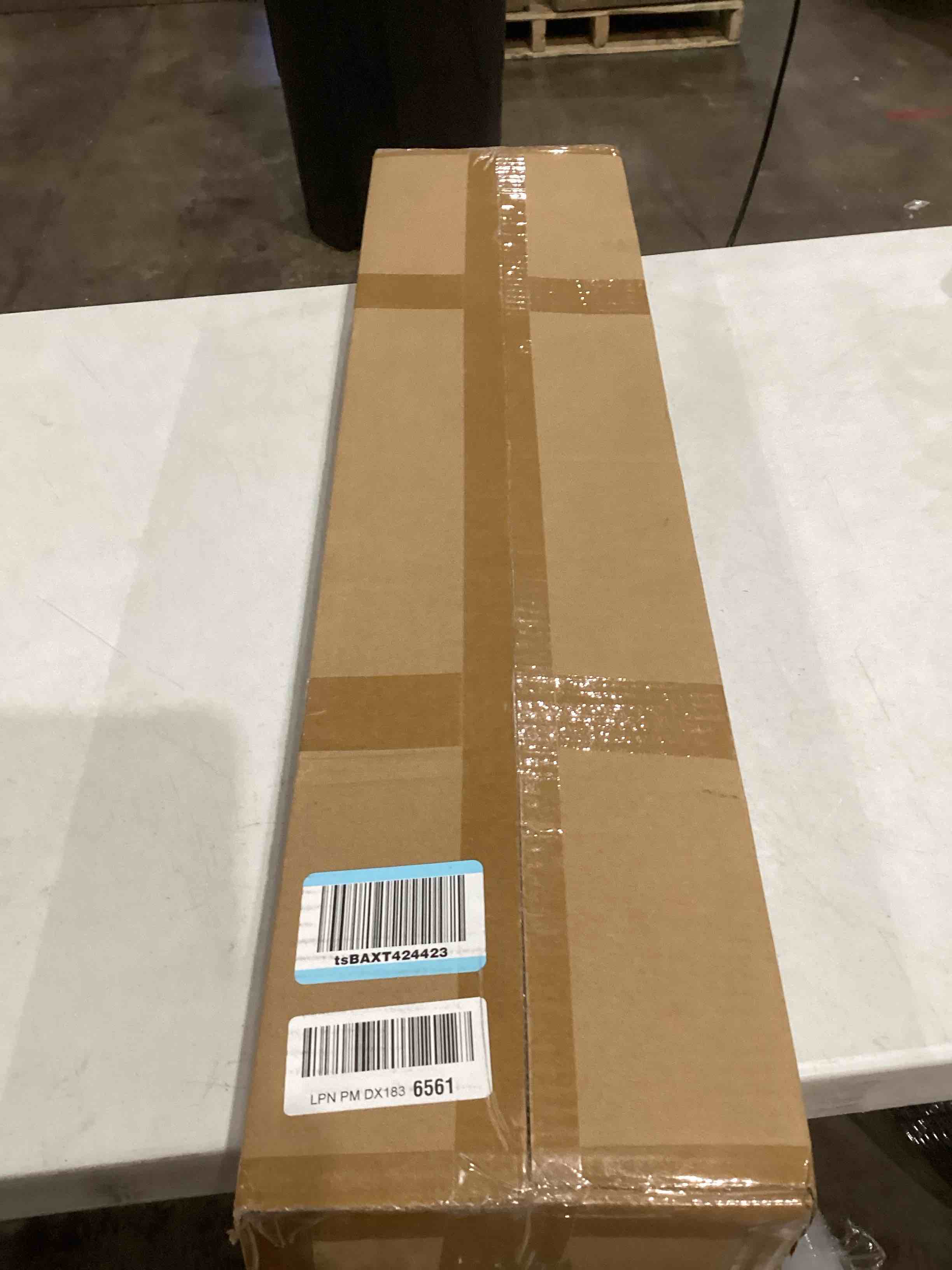 https://s3.amazonaws.com/lotting-images-prod/bidfta/GRA1993993_1751888196969.jpeg