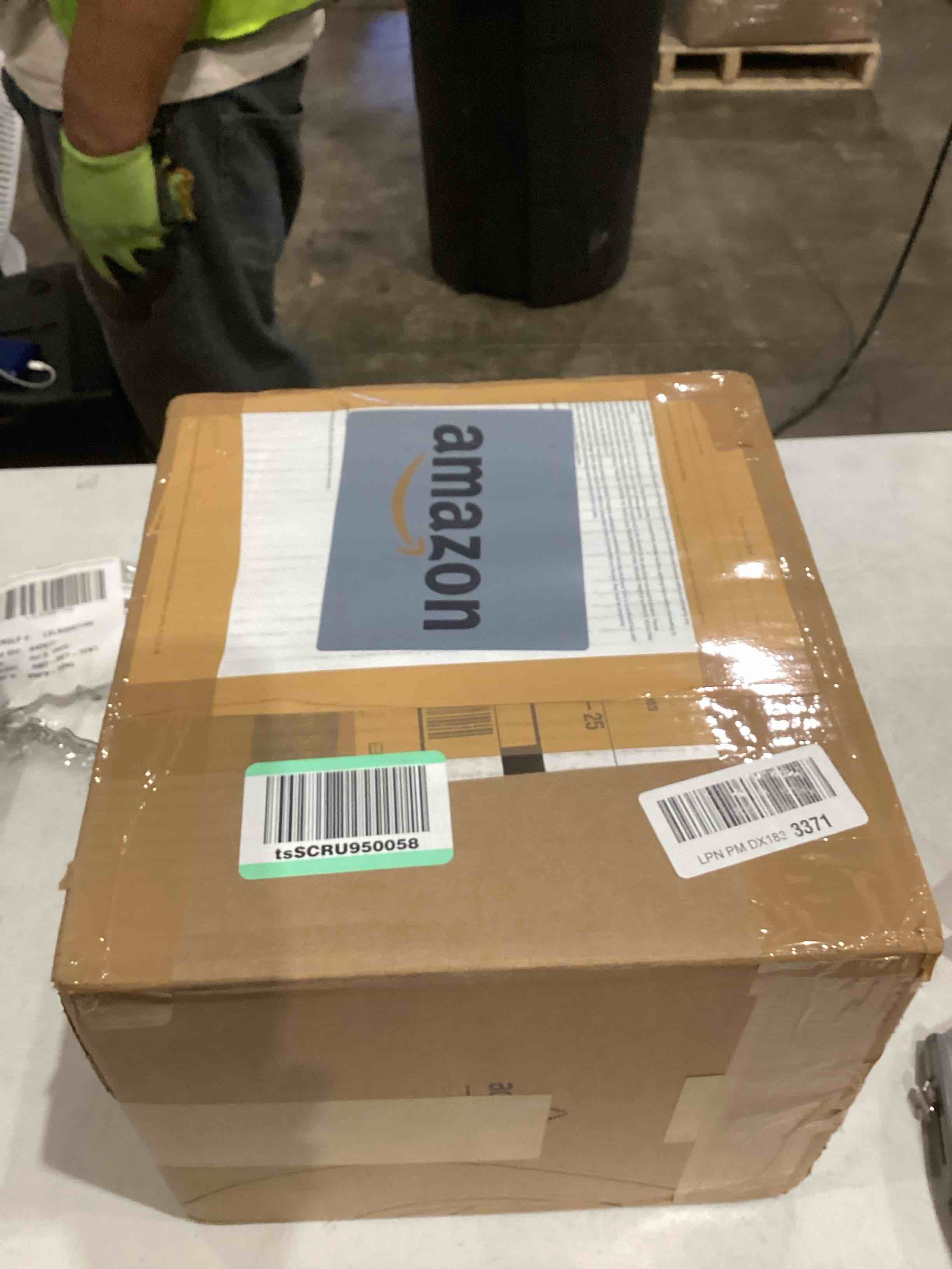 https://s3.amazonaws.com/lotting-images-prod/bidfta/GRA1993997_1751888638531.jpeg