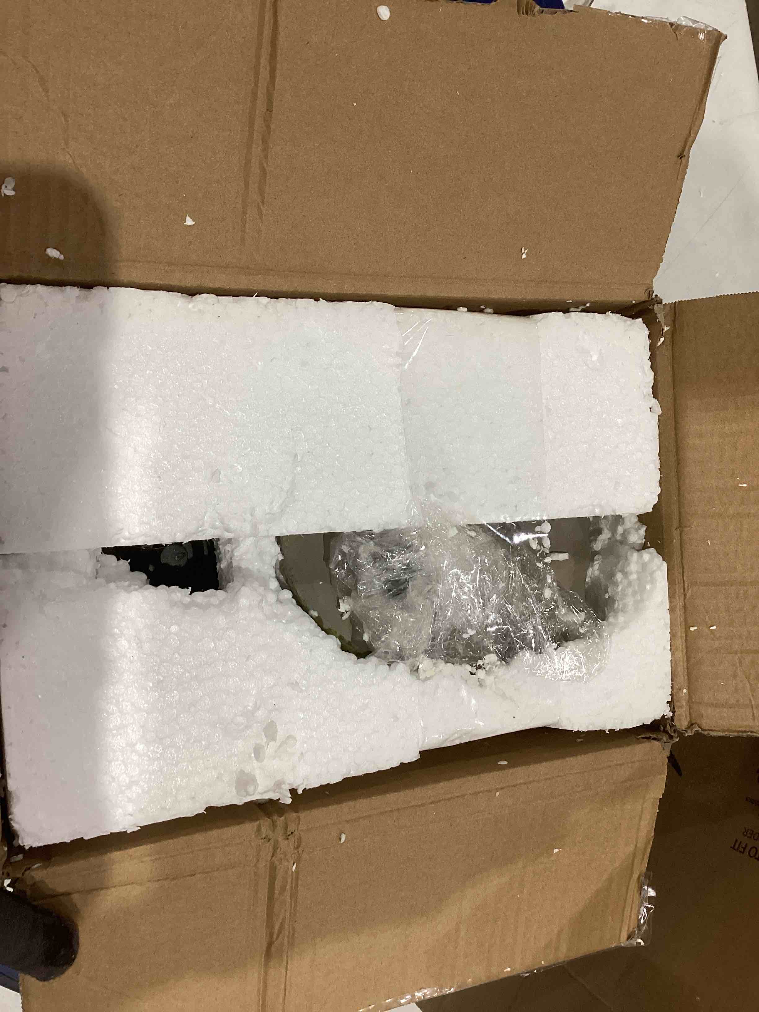 https://s3.amazonaws.com/lotting-images-prod/bidfta/GRA1994090_1751903426387.jpeg