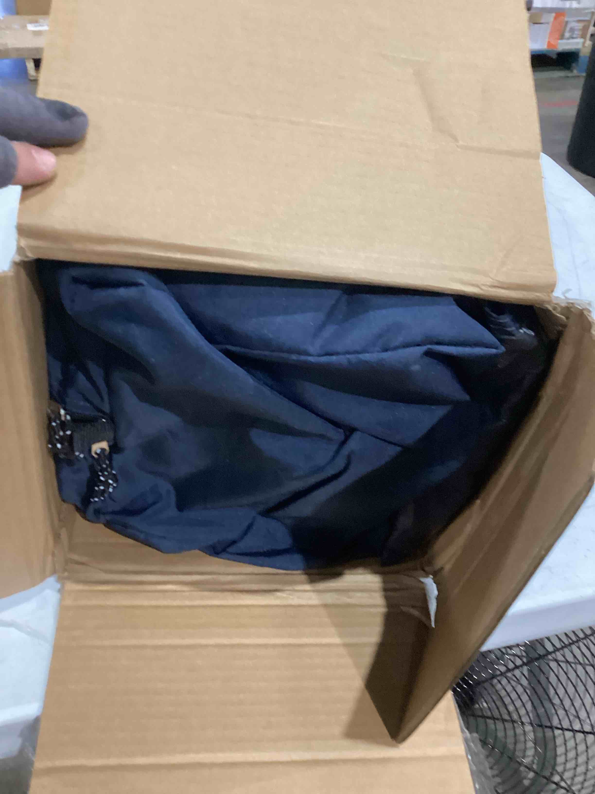 https://s3.amazonaws.com/lotting-images-prod/bidfta/GRA1994159_1751977203113.jpeg