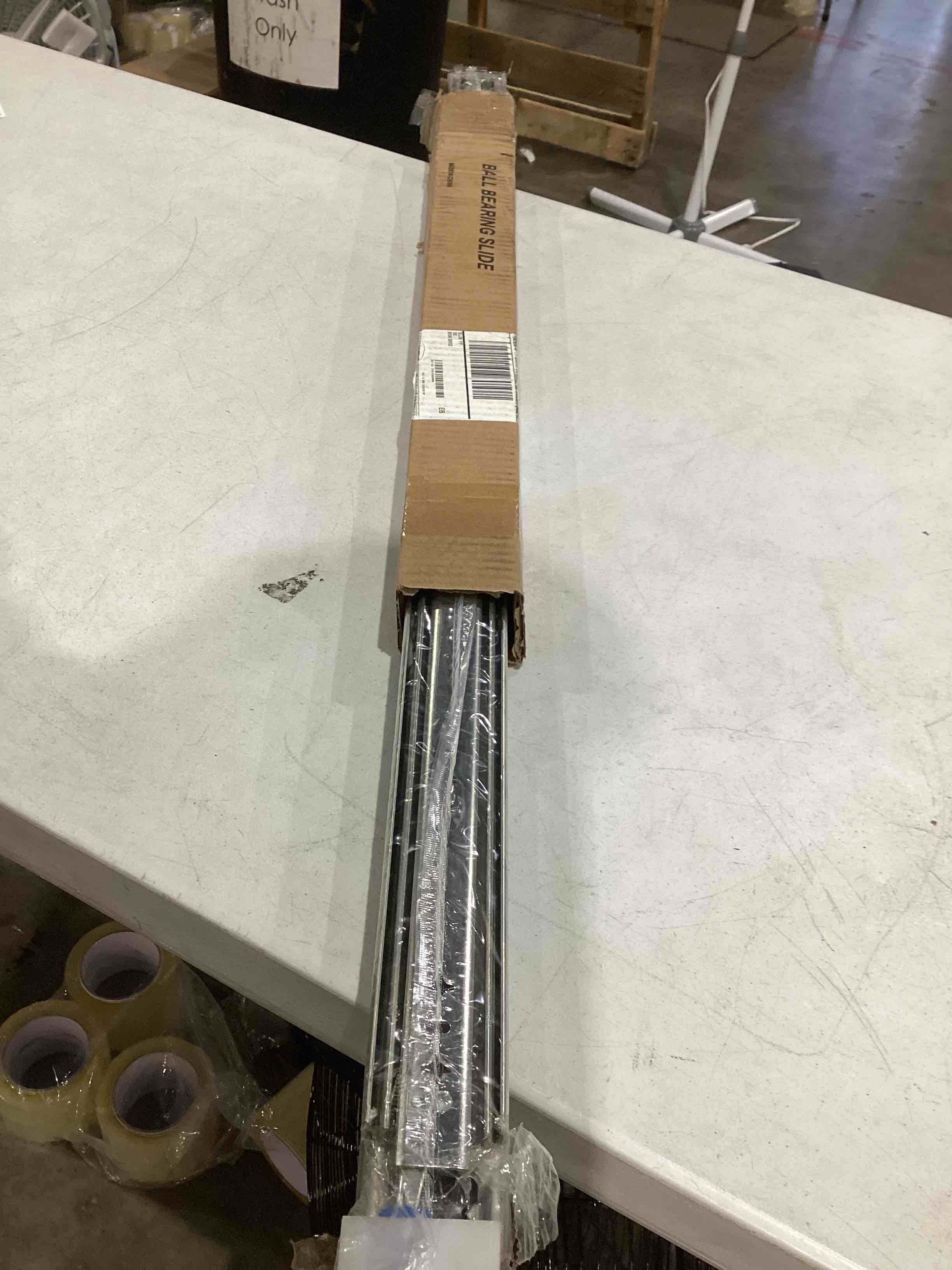 https://s3.amazonaws.com/lotting-images-prod/bidfta/GRA1994201_1751983714697.jpeg