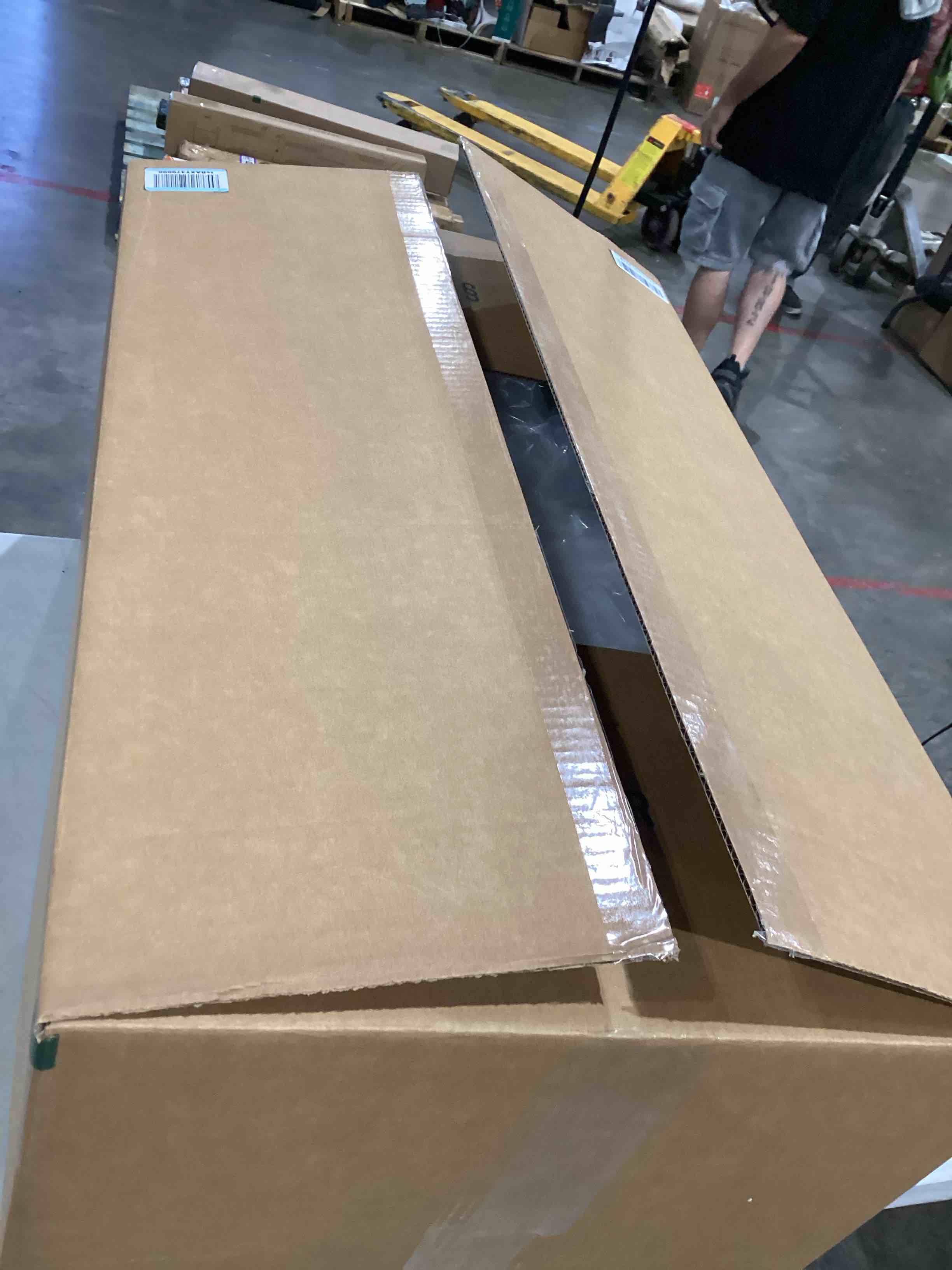 https://s3.amazonaws.com/lotting-images-prod/bidfta/GRA1994480_1752261443619.jpeg