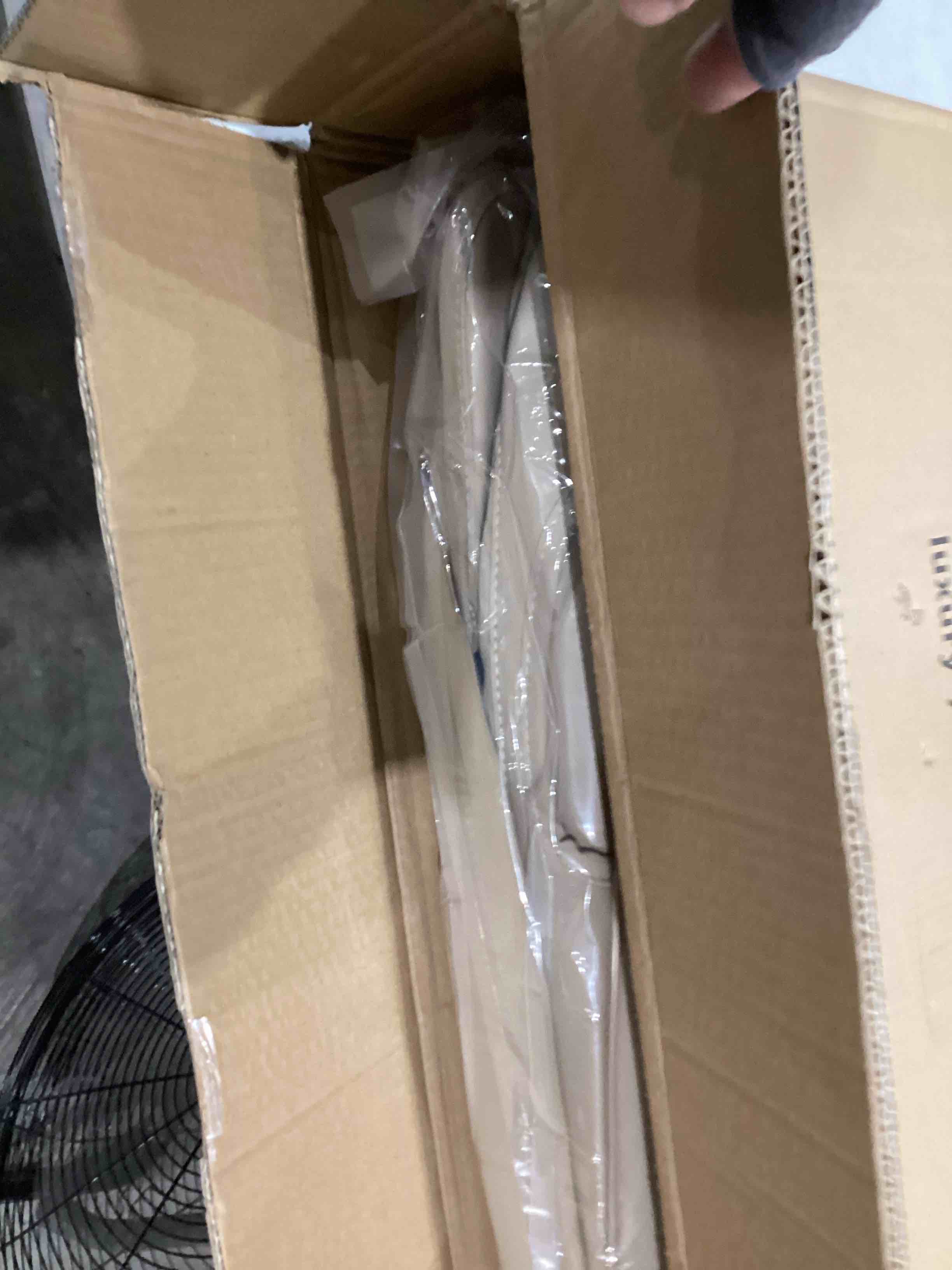 https://s3.amazonaws.com/lotting-images-prod/bidfta/GRA1994510_1752497729110.jpeg