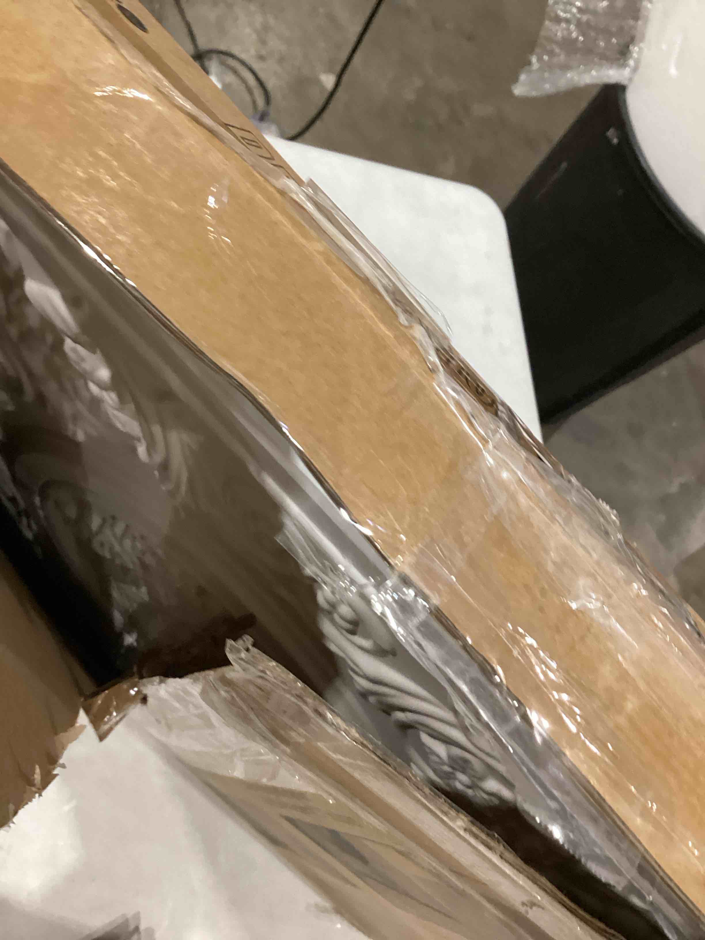 https://s3.amazonaws.com/lotting-images-prod/bidfta/GRA1994670_1753356617932.jpeg
