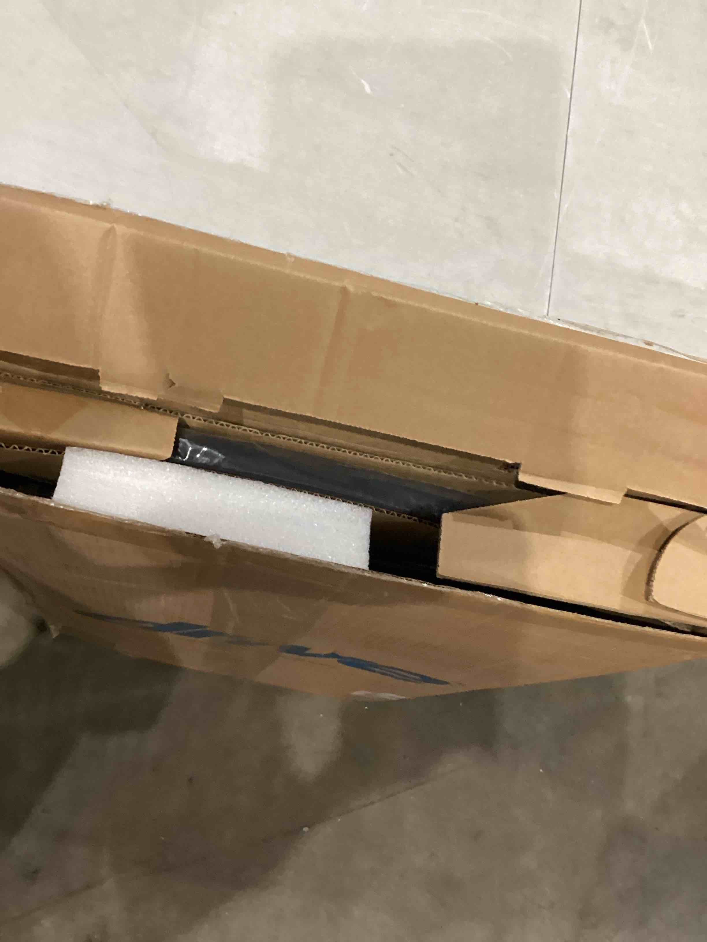 https://s3.amazonaws.com/lotting-images-prod/bidfta/GRA1994713_1753363936411.jpeg