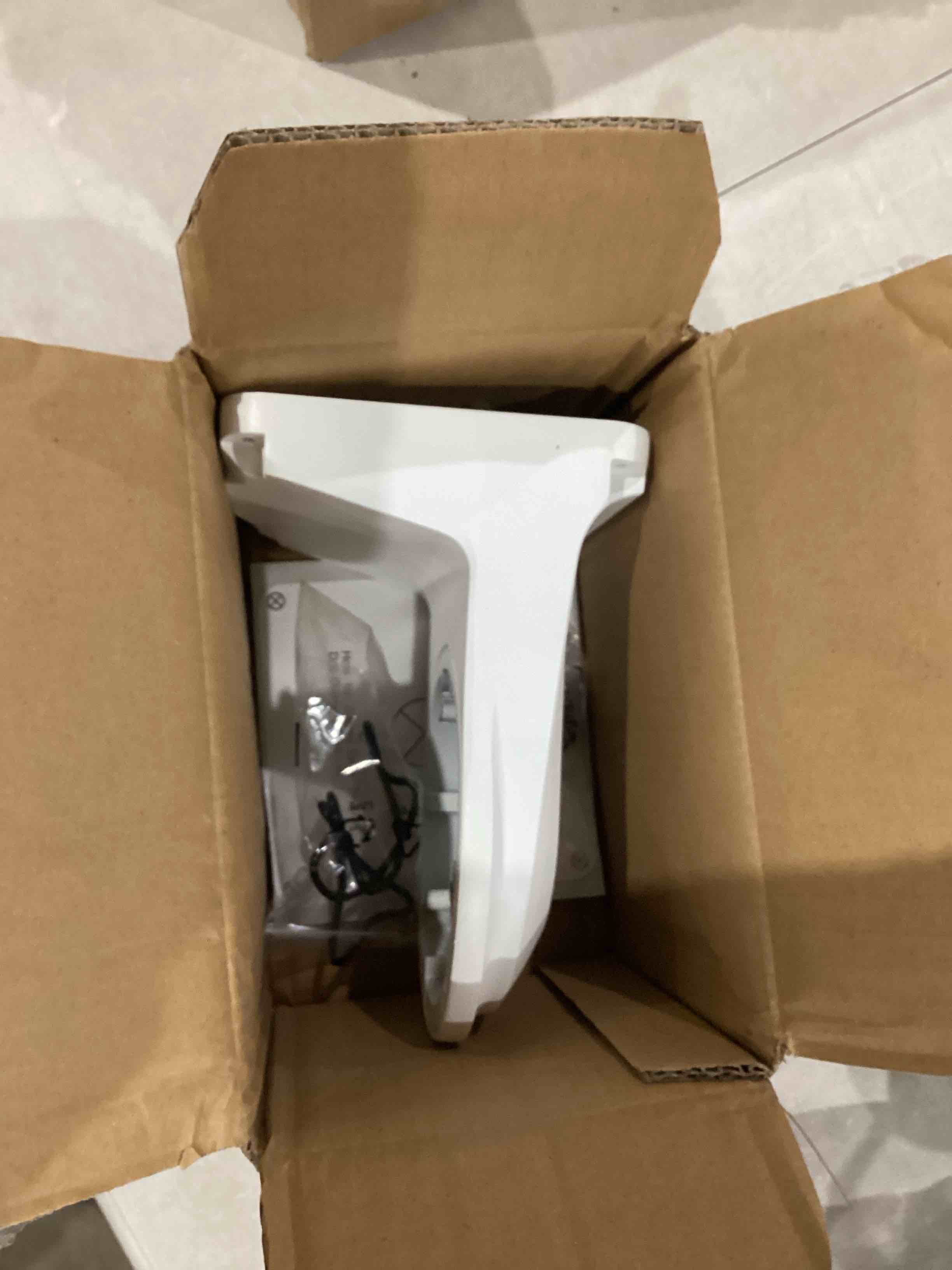 https://s3.amazonaws.com/lotting-images-prod/bidfta/GRA1994790_1753444810865.jpeg