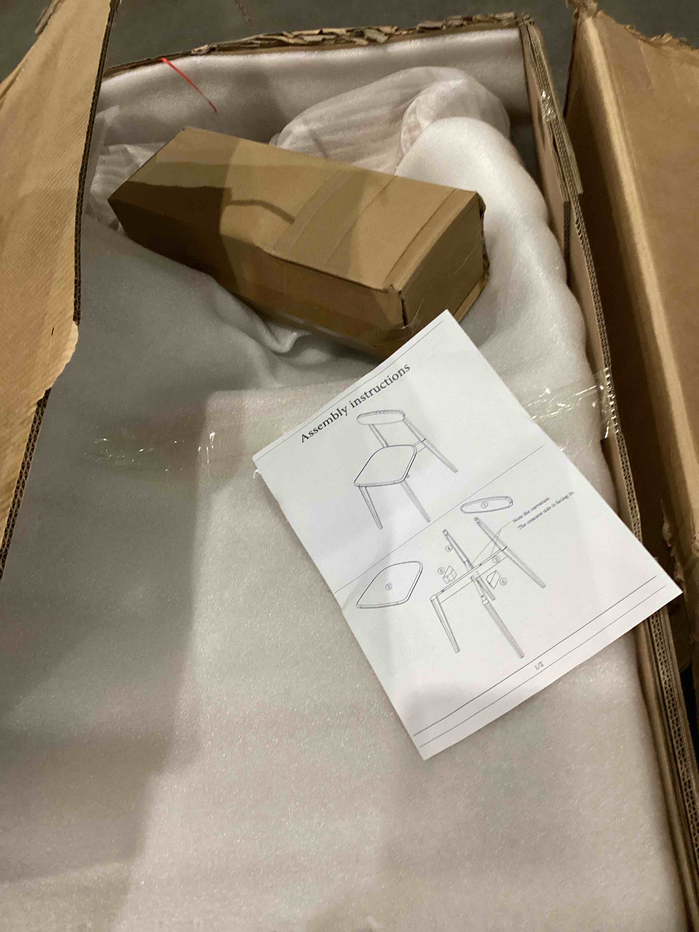 https://s3.amazonaws.com/lotting-images-prod/bidfta/GRA1995091_1755096709157.jpeg