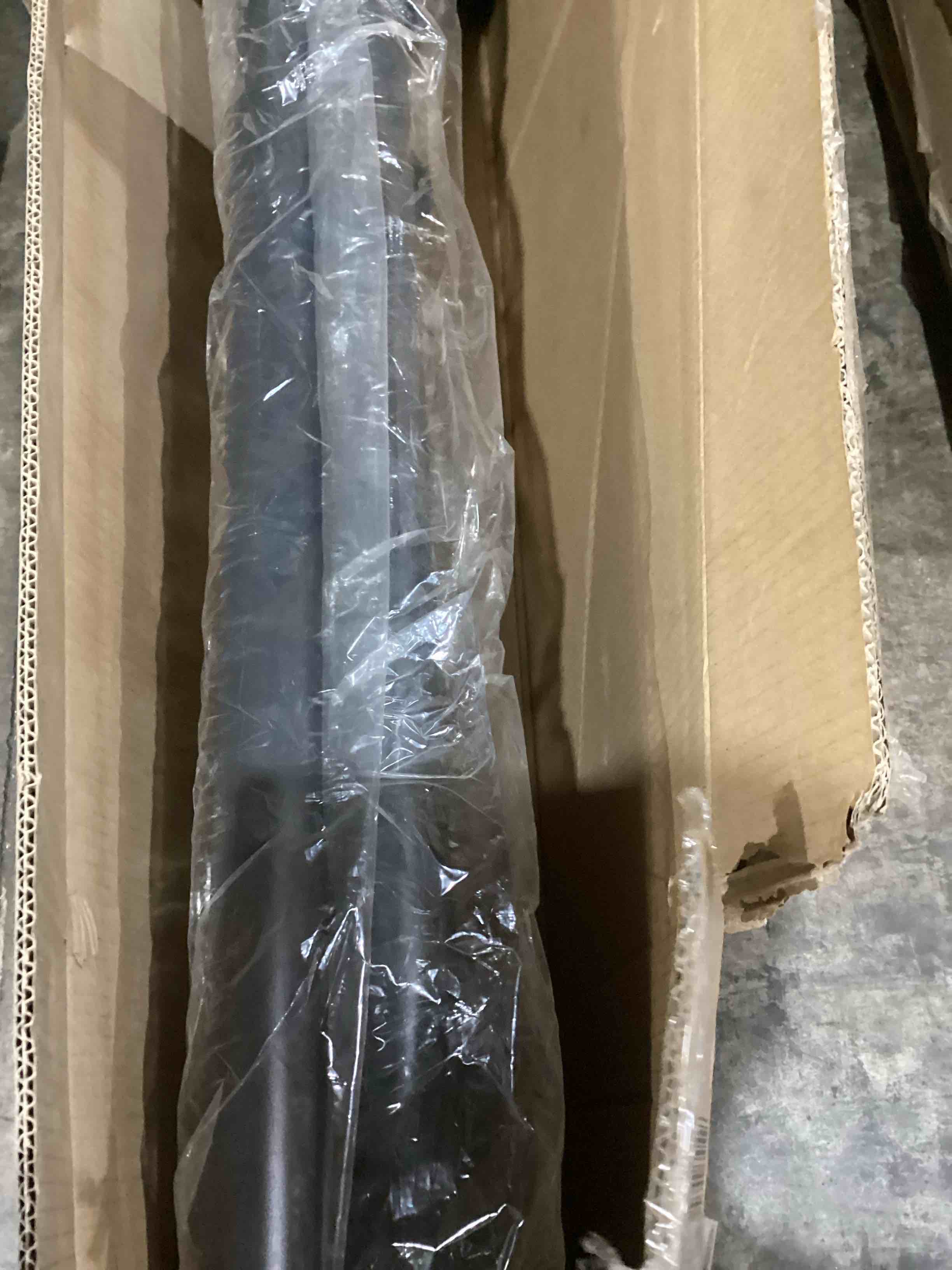 https://s3.amazonaws.com/lotting-images-prod/bidfta/GRA1996810_1747761148892.jpeg