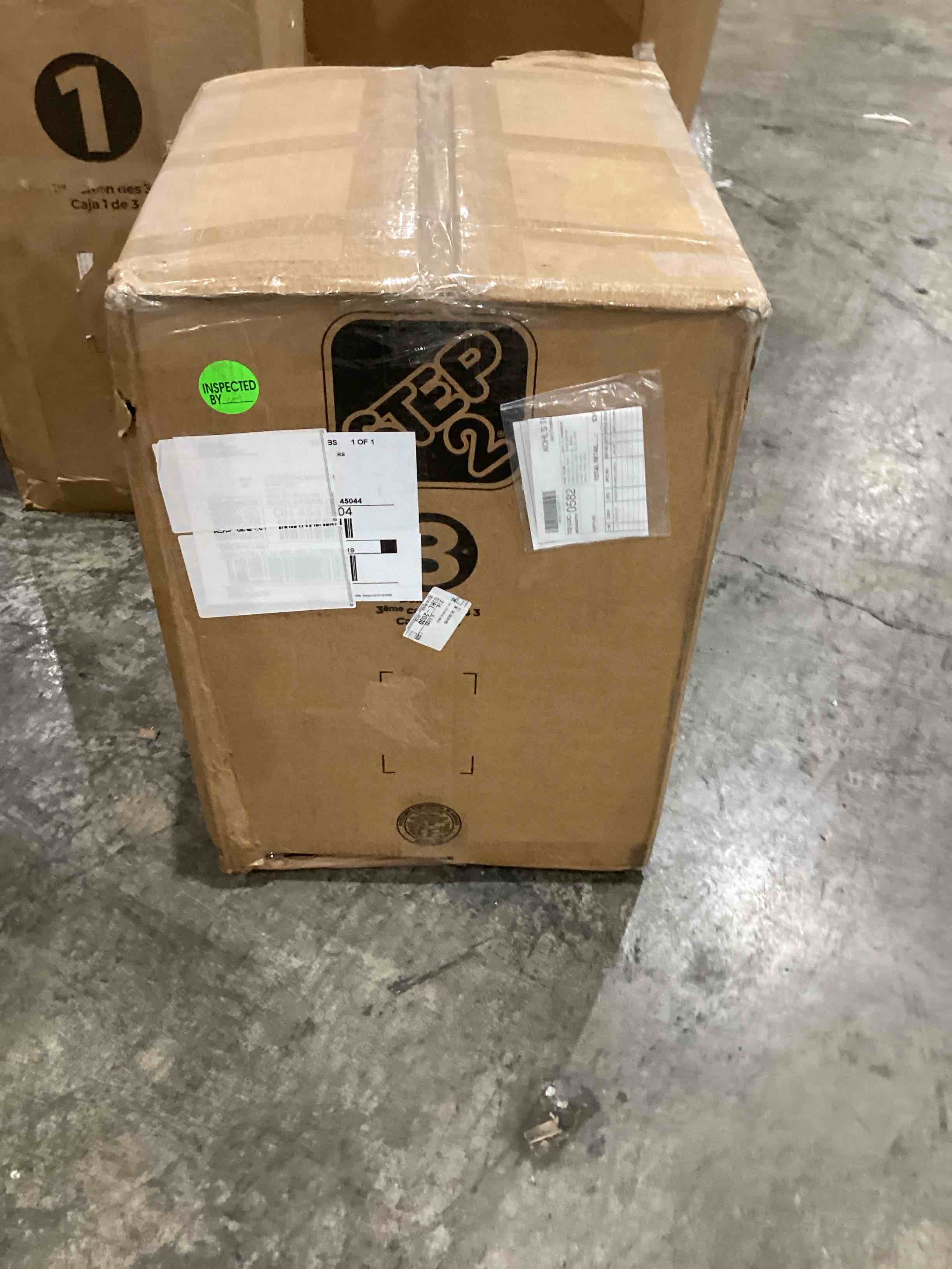 https://s3.amazonaws.com/lotting-images-prod/bidfta/GRA1998791_1750861278706.jpeg