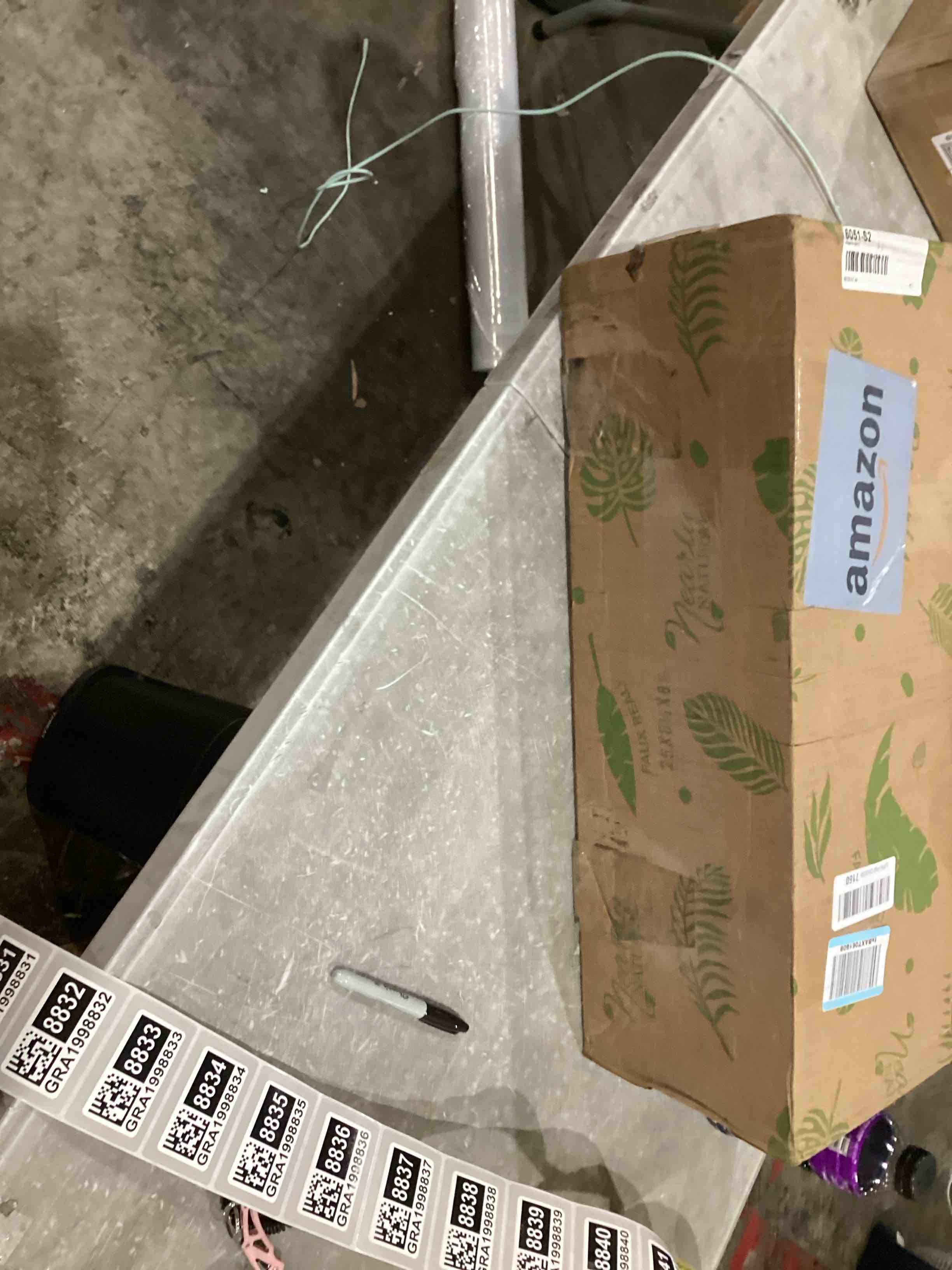 https://s3.amazonaws.com/lotting-images-prod/bidfta/GRA1998830_1750875604615.jpeg