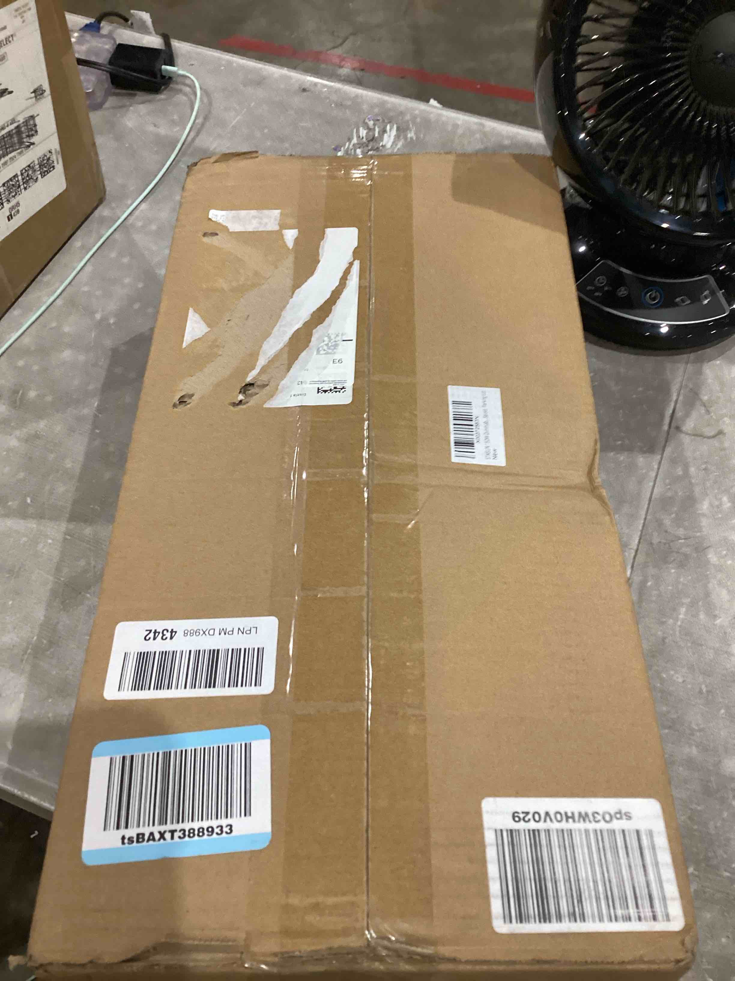 https://s3.amazonaws.com/lotting-images-prod/bidfta/GRA1998832_1750875907418.jpeg
