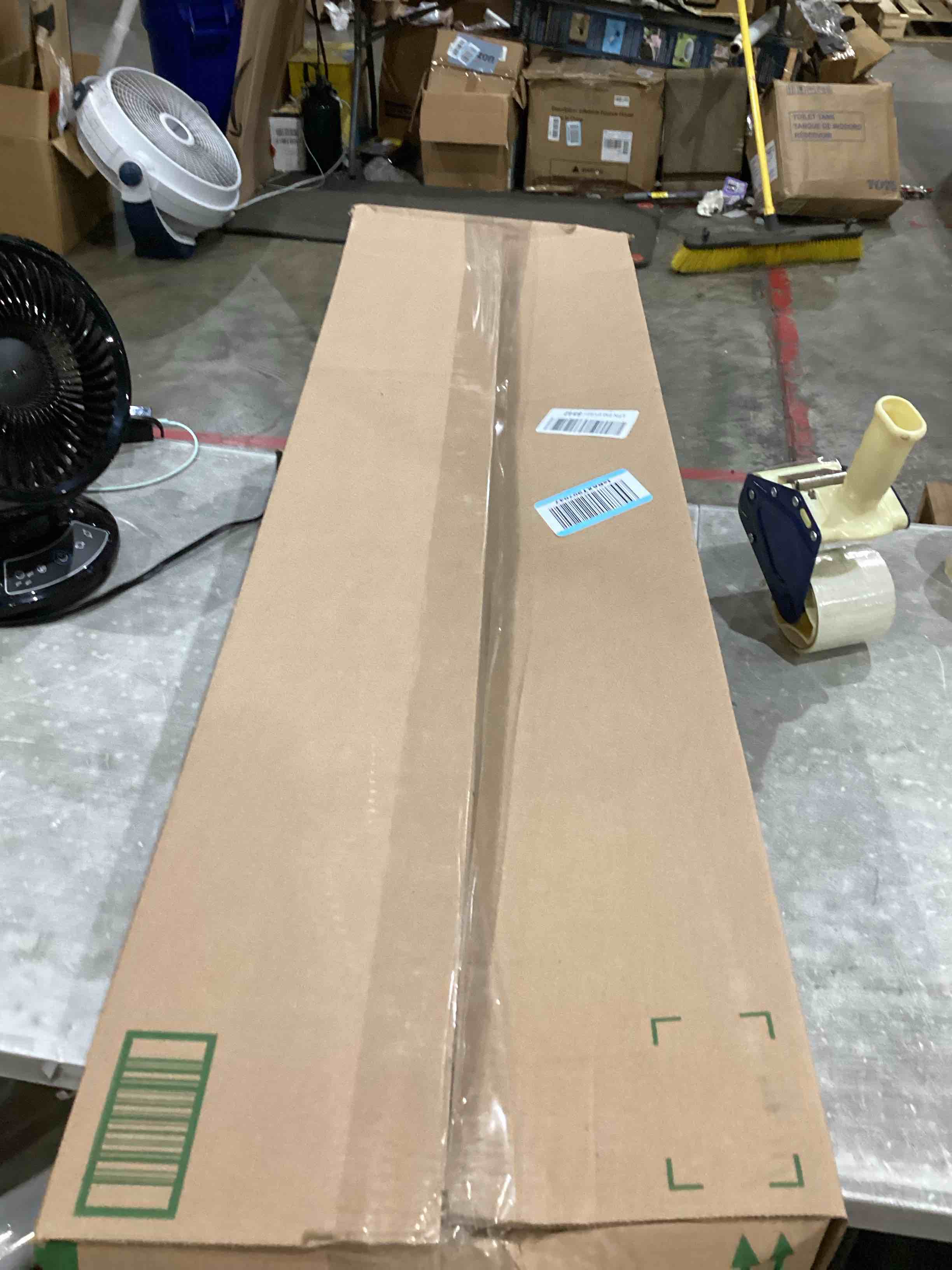 https://s3.amazonaws.com/lotting-images-prod/bidfta/GRA1998860_1750937870977.jpeg