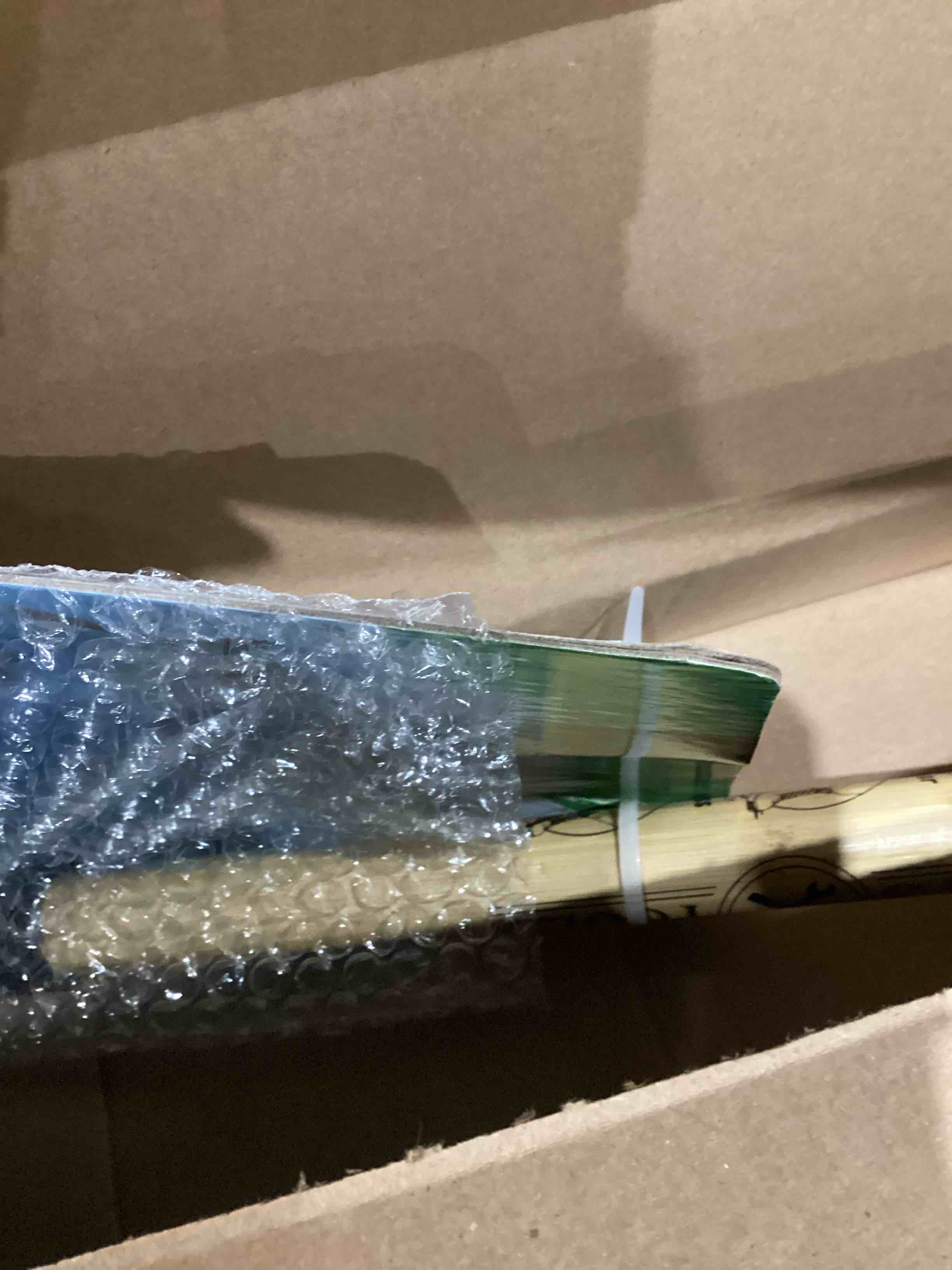 https://s3.amazonaws.com/lotting-images-prod/bidfta/GRA1998860_1750937876329.jpeg