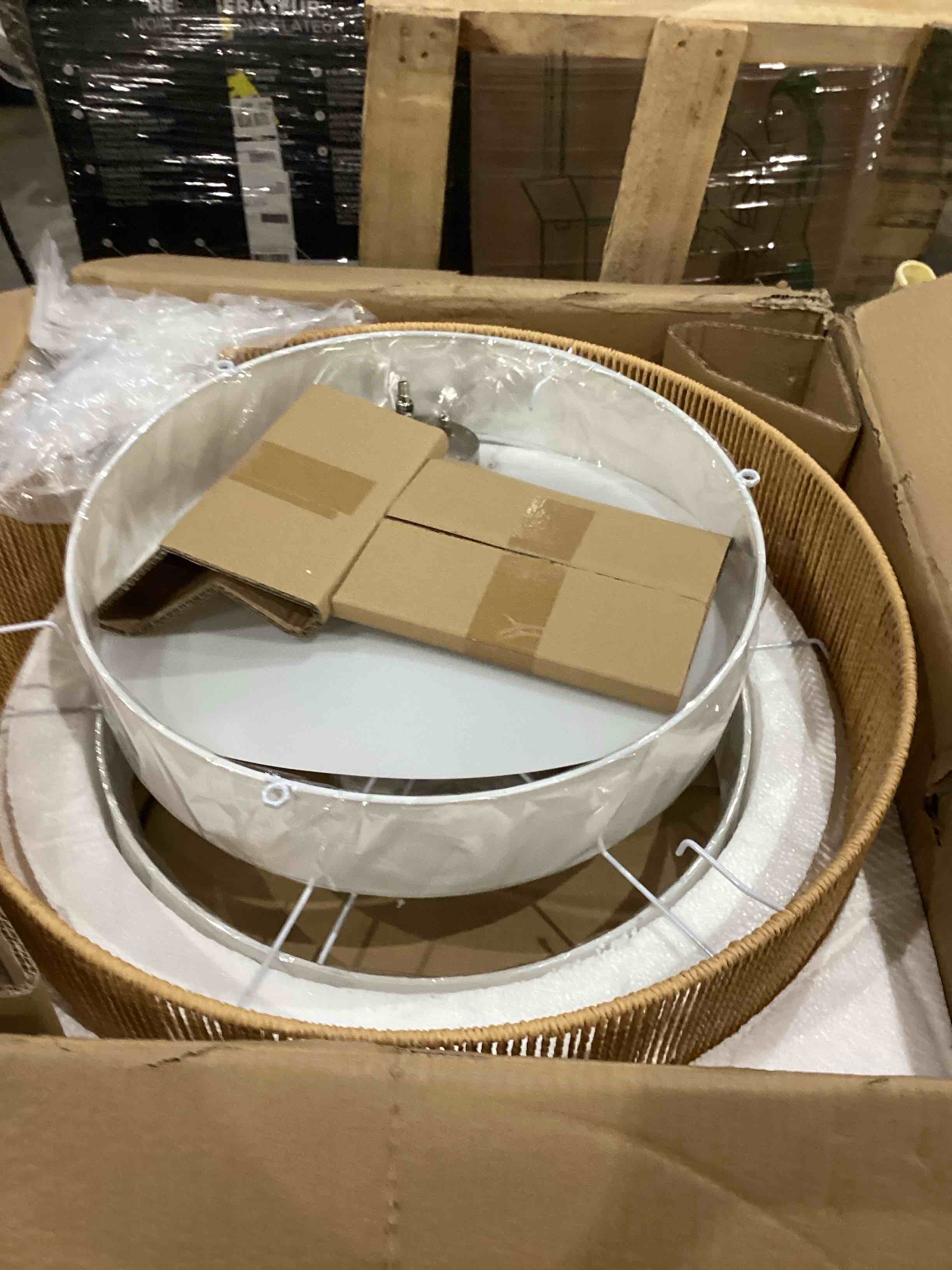 https://s3.amazonaws.com/lotting-images-prod/bidfta/GRA1998953_1750965097435.jpeg