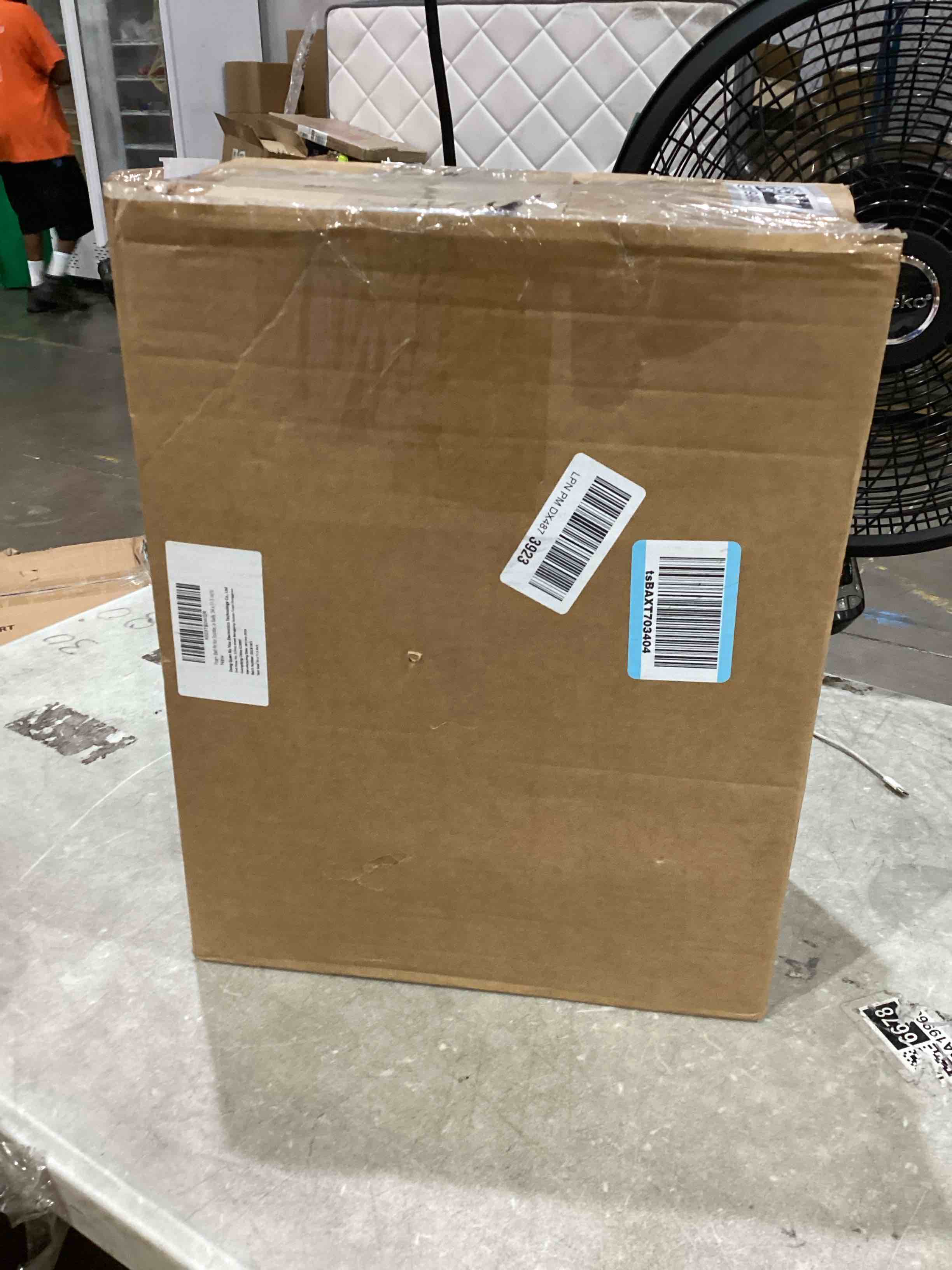 https://s3.amazonaws.com/lotting-images-prod/bidfta/GRA1999841_1754932101081.jpeg