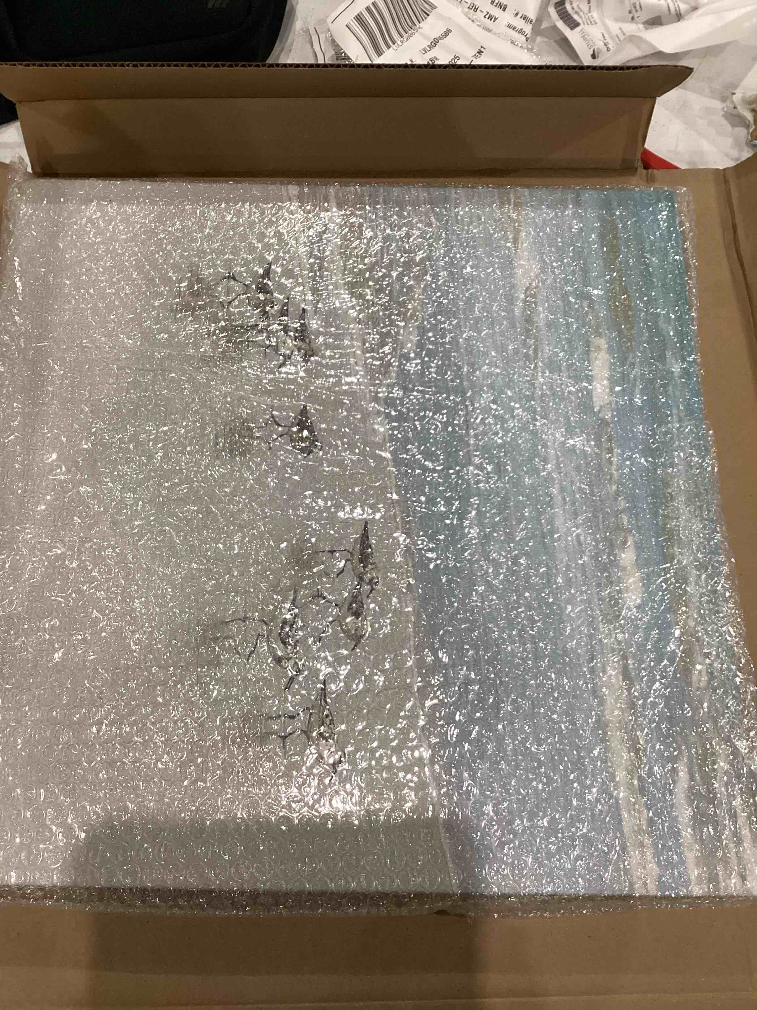 https://s3.amazonaws.com/lotting-images-prod/bidfta/GRA2000390_1749650885227.jpeg