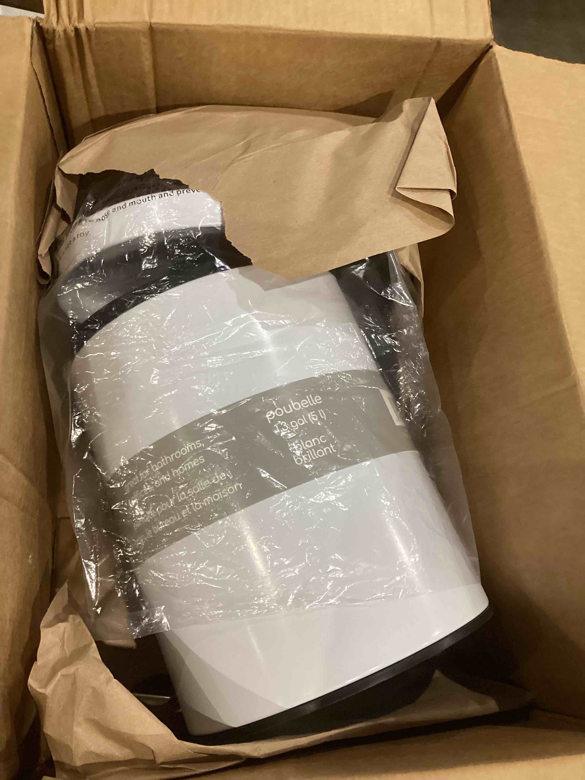 https://s3.amazonaws.com/lotting-images-prod/bidfta/GRA2000608_1750252673230.jpeg