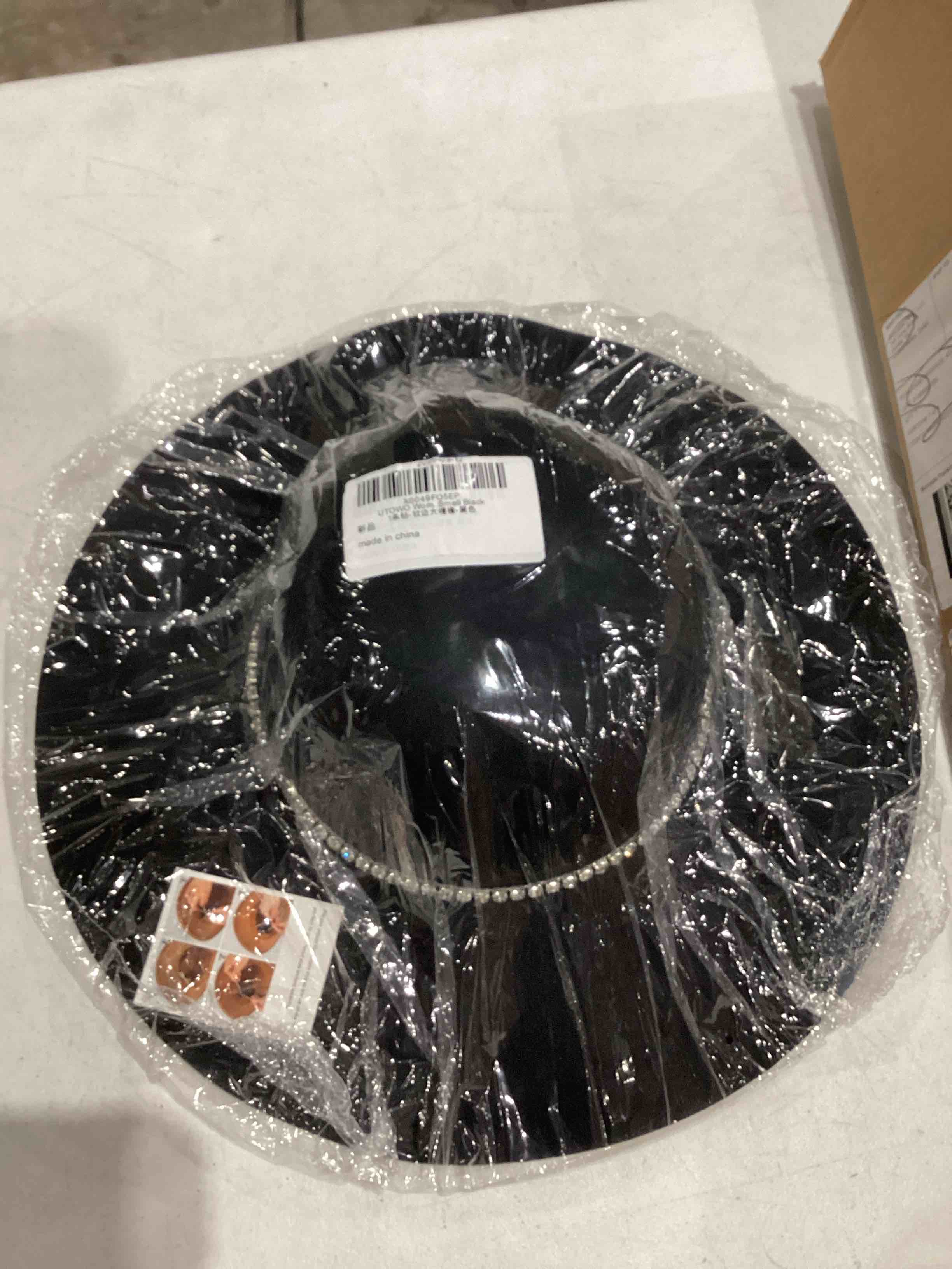 https://s3.amazonaws.com/lotting-images-prod/bidfta/GRA2001915_1750791006857.jpeg