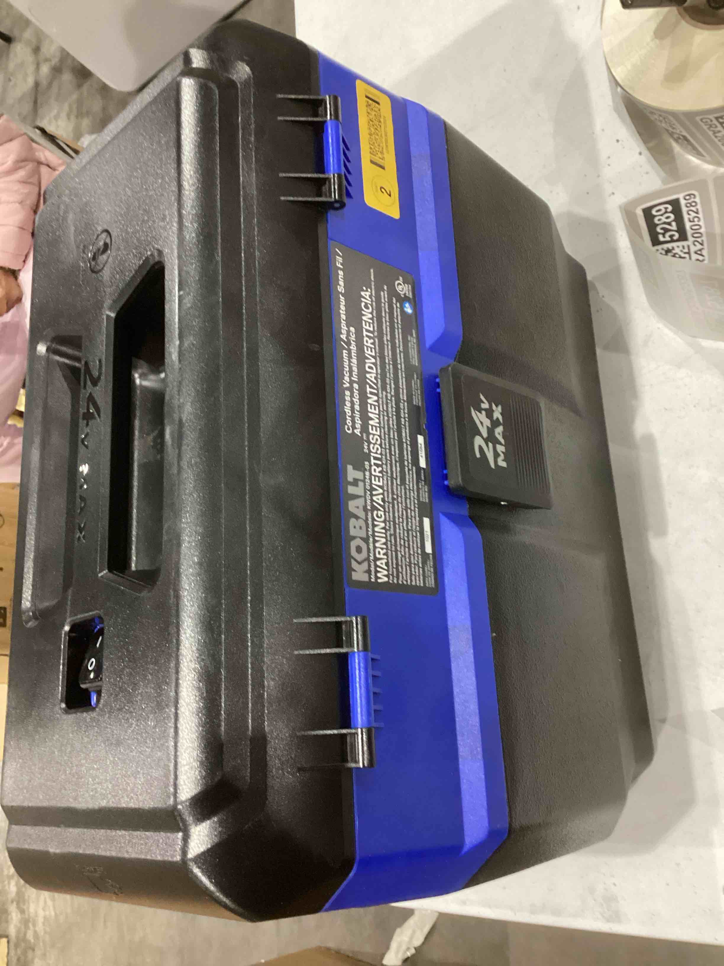 (similar)Milwaukee 0880-20 18-Volt Cordless Wet/Dry Vacuum, Red