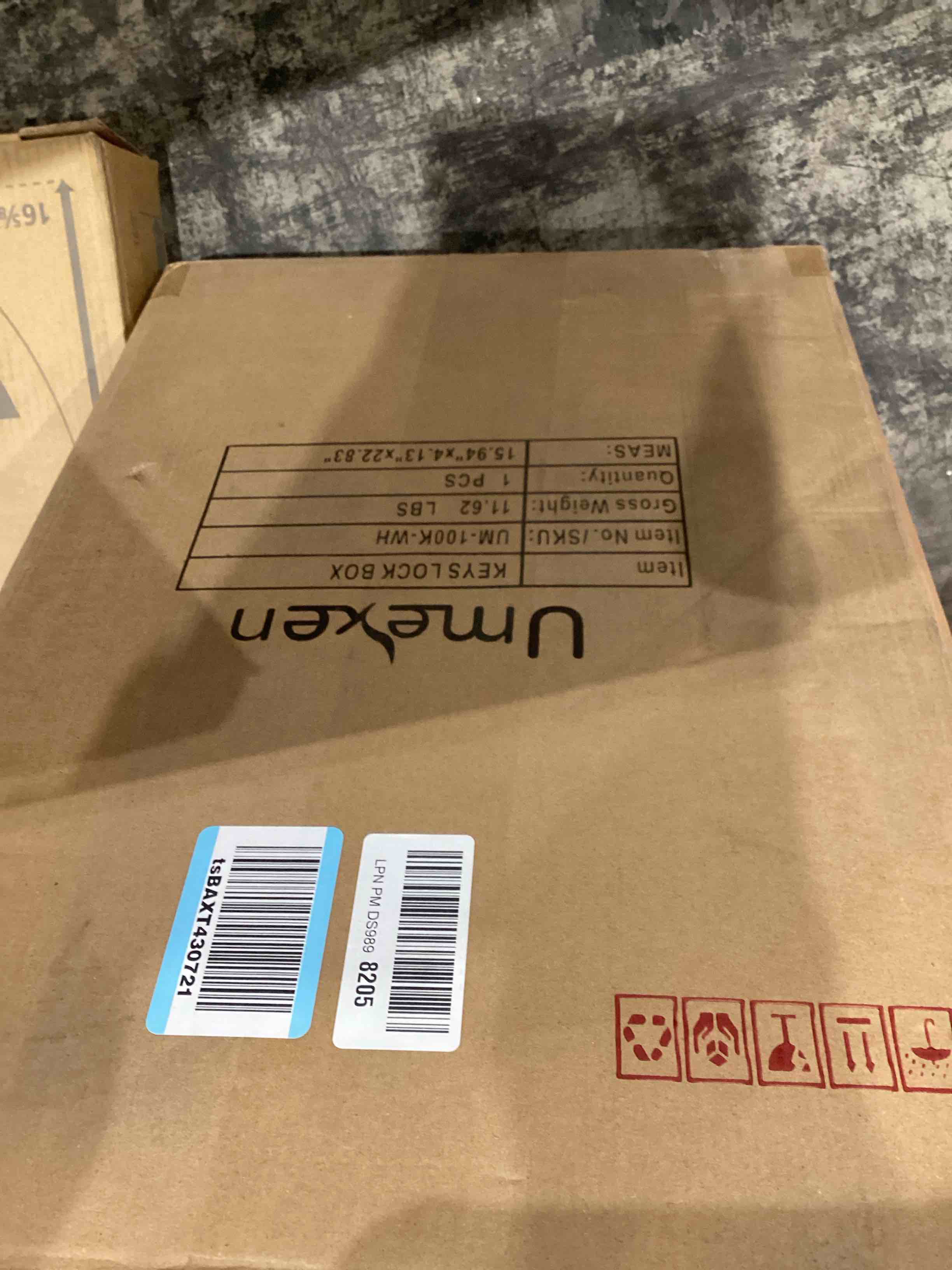 https://s3.amazonaws.com/lotting-images-prod/bidfta/GRA2005756_1742405188068.jpeg