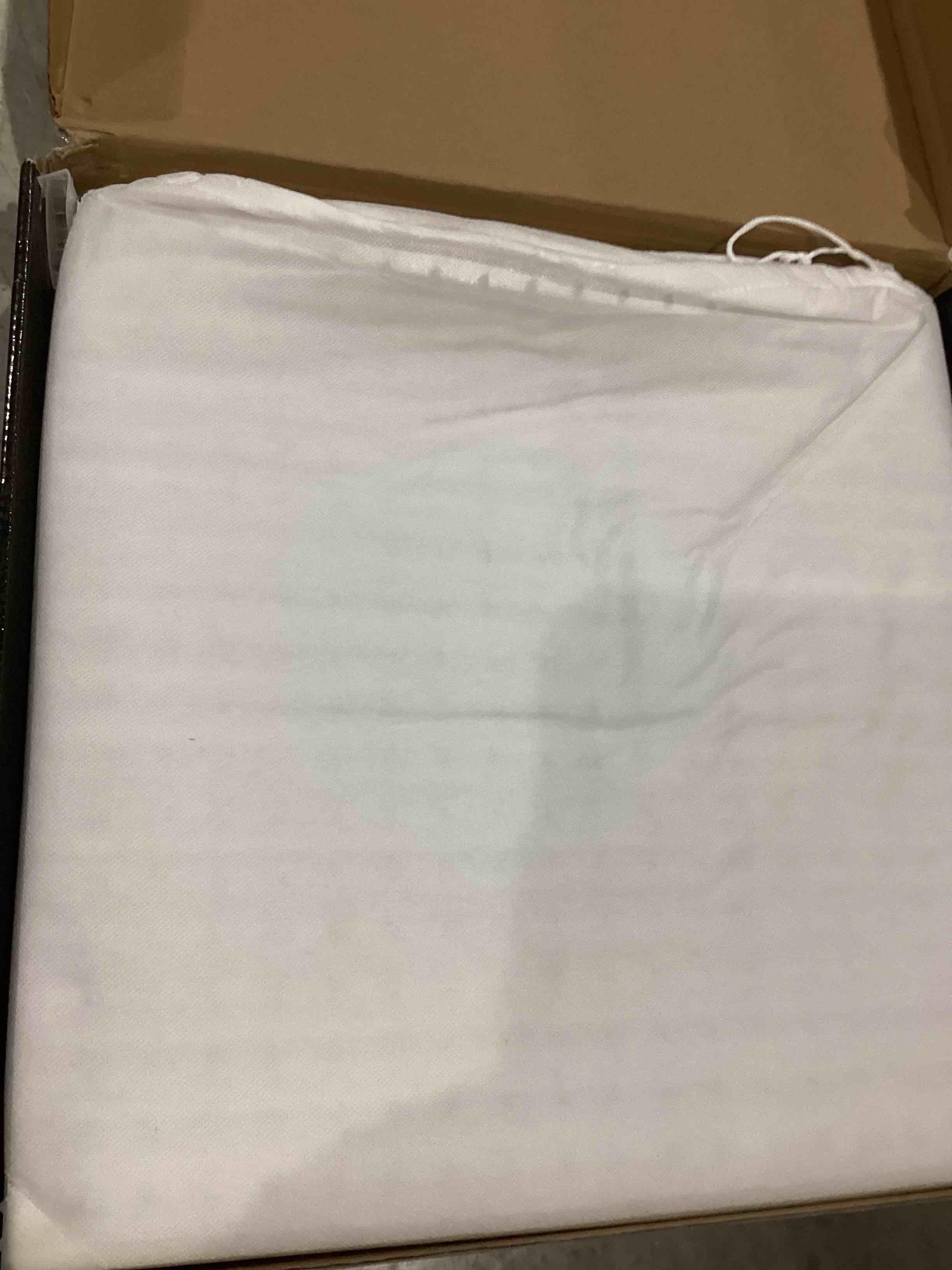 https://s3.amazonaws.com/lotting-images-prod/bidfta/GRA2005811_1742477047414.jpeg