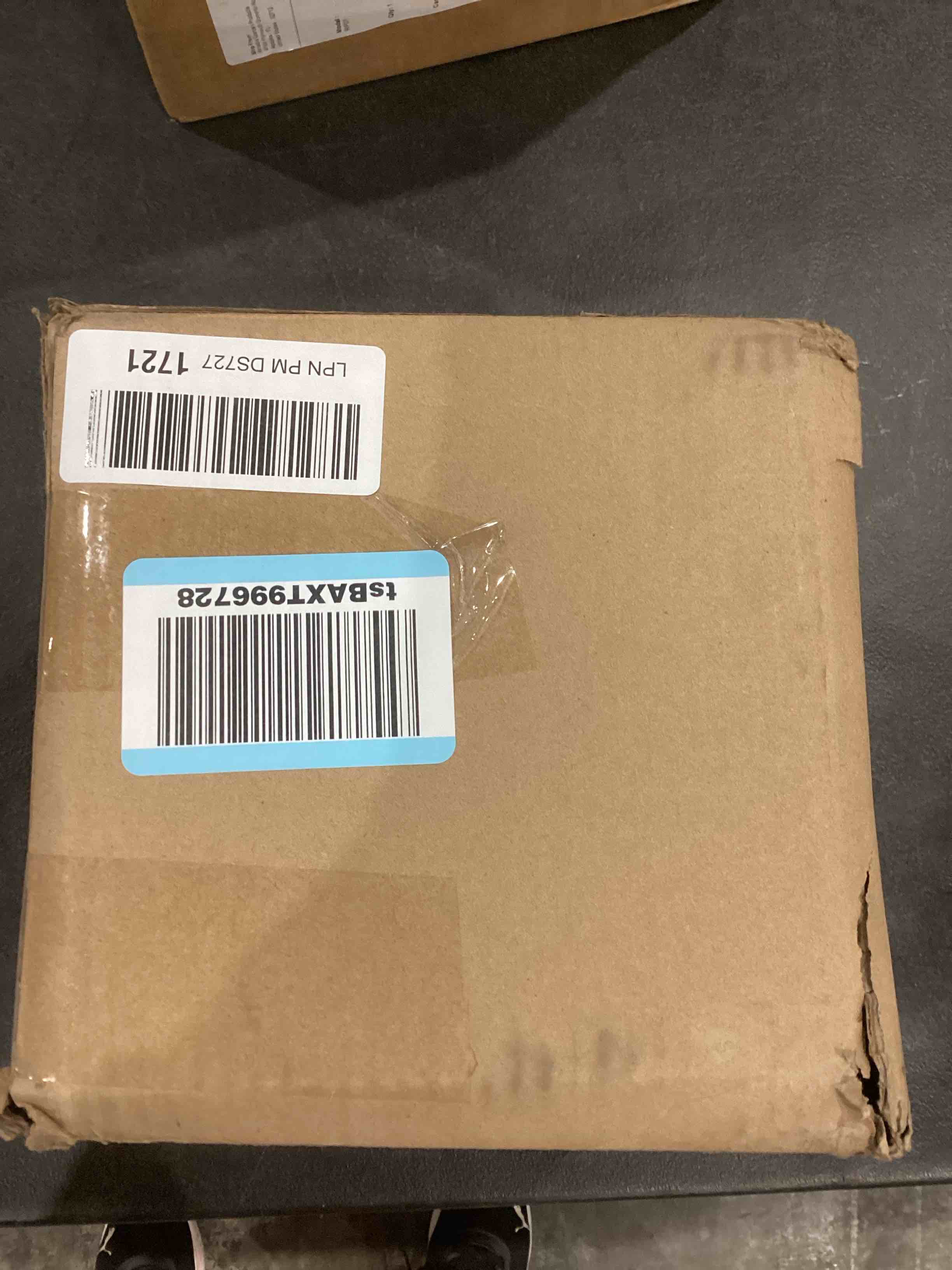 https://s3.amazonaws.com/lotting-images-prod/bidfta/GRA2005891_1742477883543.jpeg