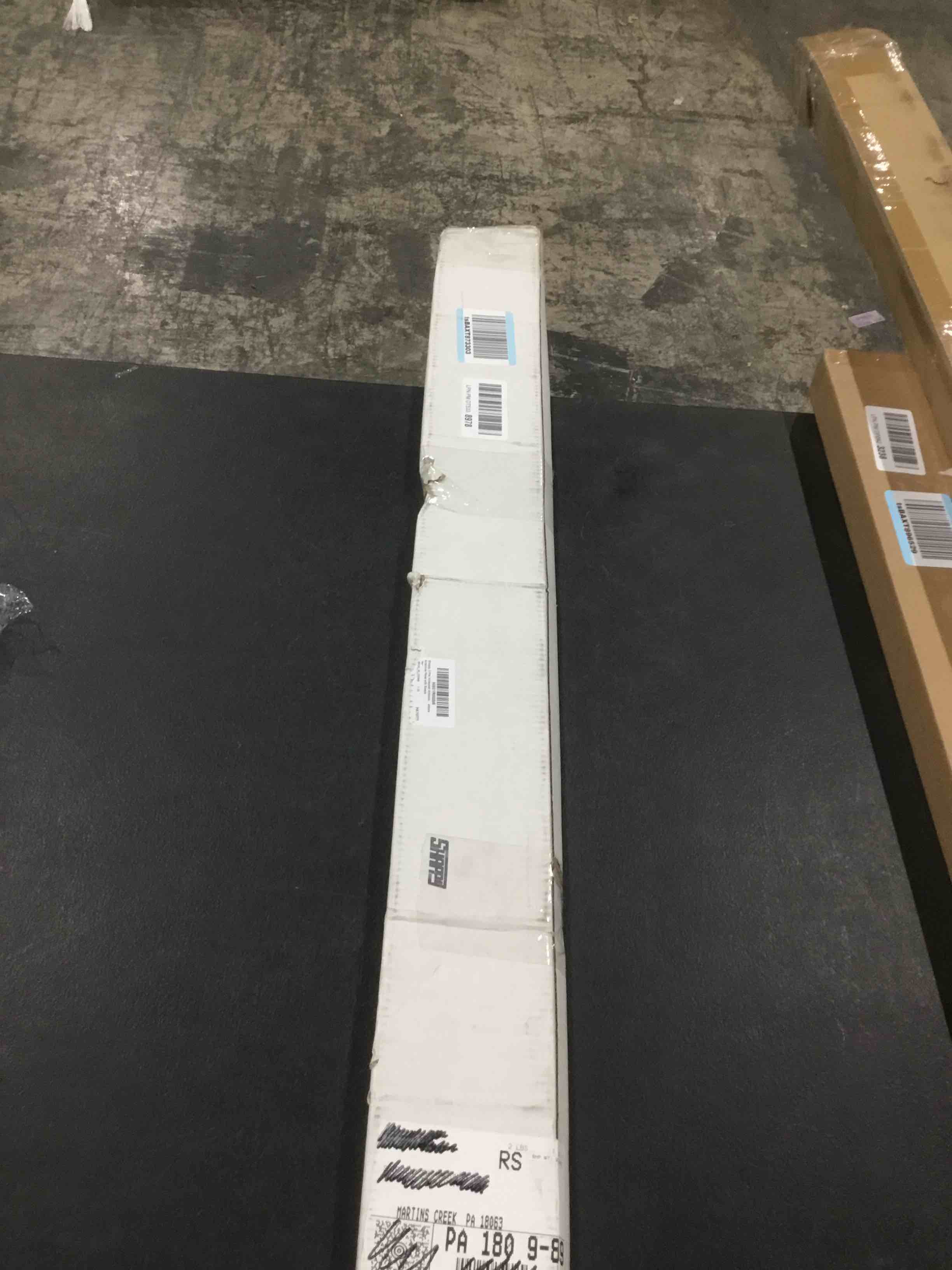 https://s3.amazonaws.com/lotting-images-prod/bidfta/GRA2007492_1743446061408.jpeg