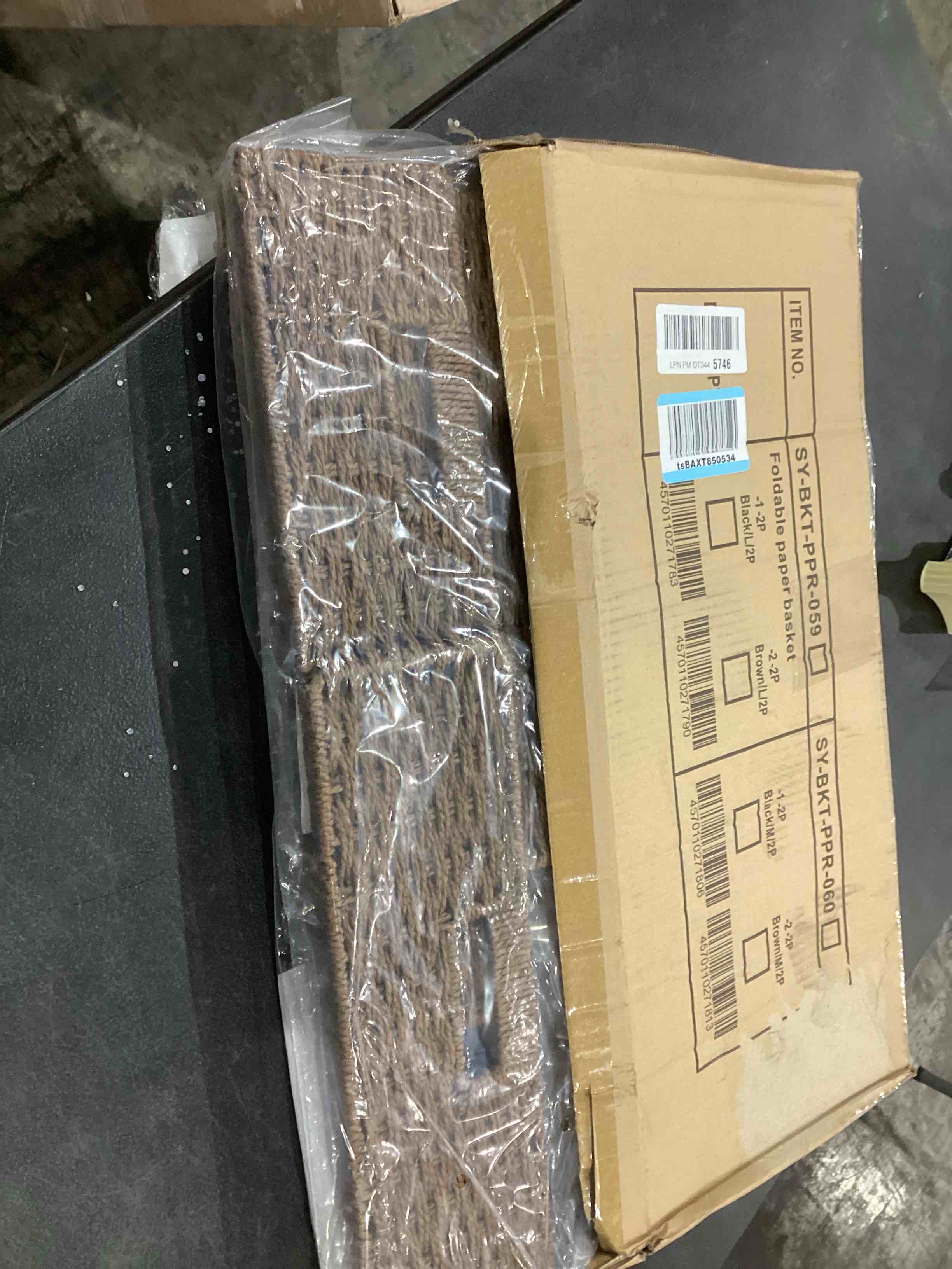 https://s3.amazonaws.com/lotting-images-prod/bidfta/GRA2007887_1744203101680.jpeg