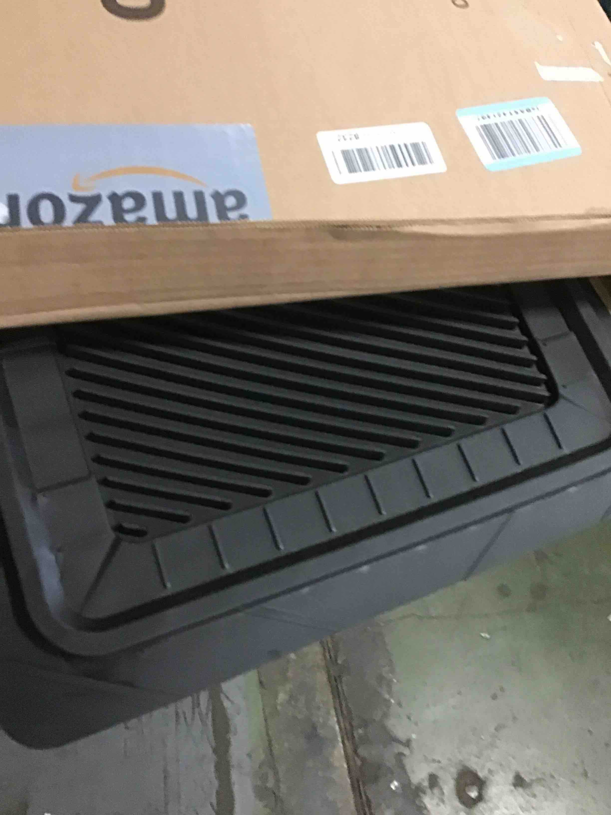 https://s3.amazonaws.com/lotting-images-prod/bidfta/GRA2011797_1743621889175.jpeg