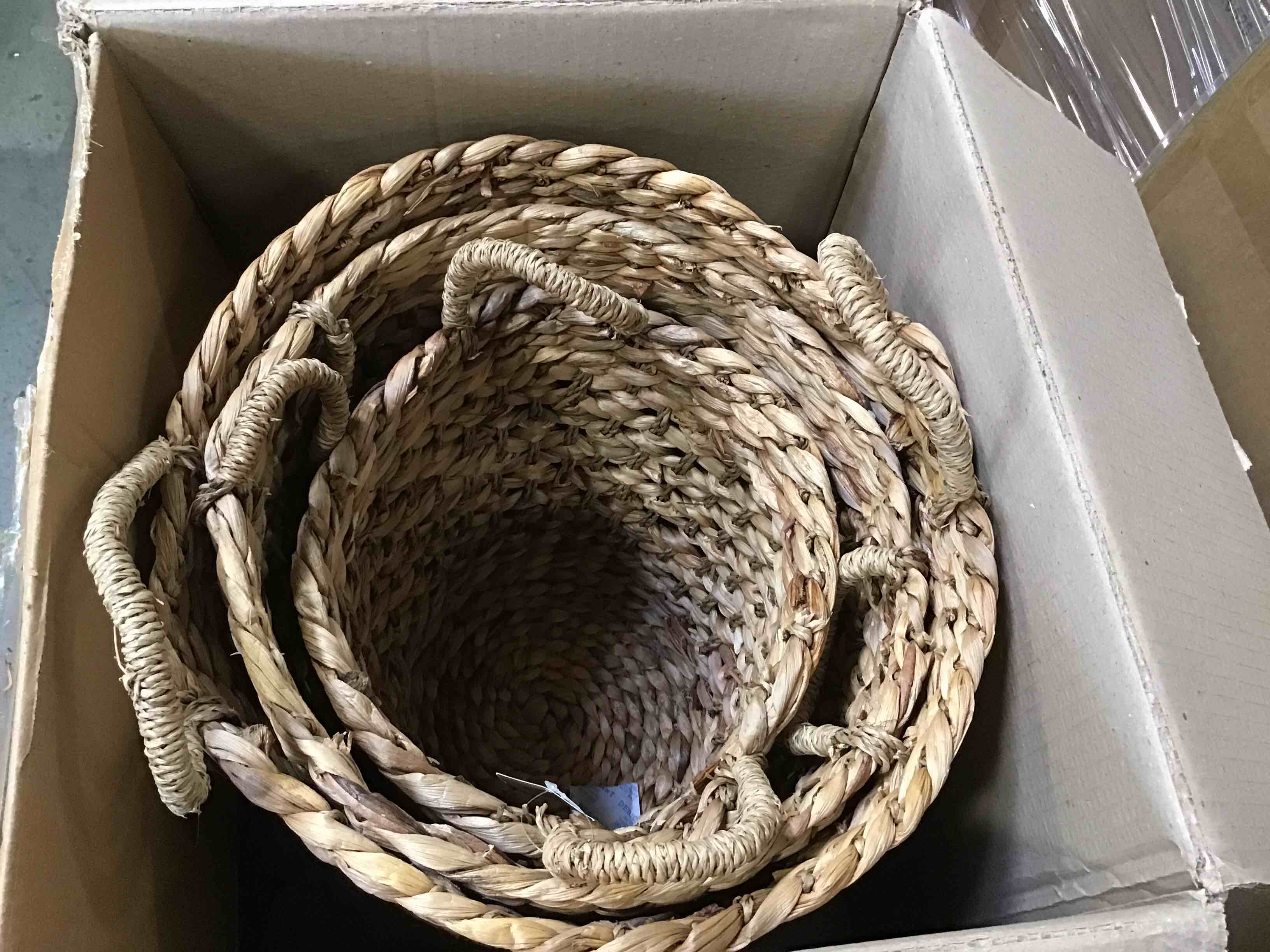 https://s3.amazonaws.com/lotting-images-prod/bidfta/GRA2018564_1746111934636.jpeg