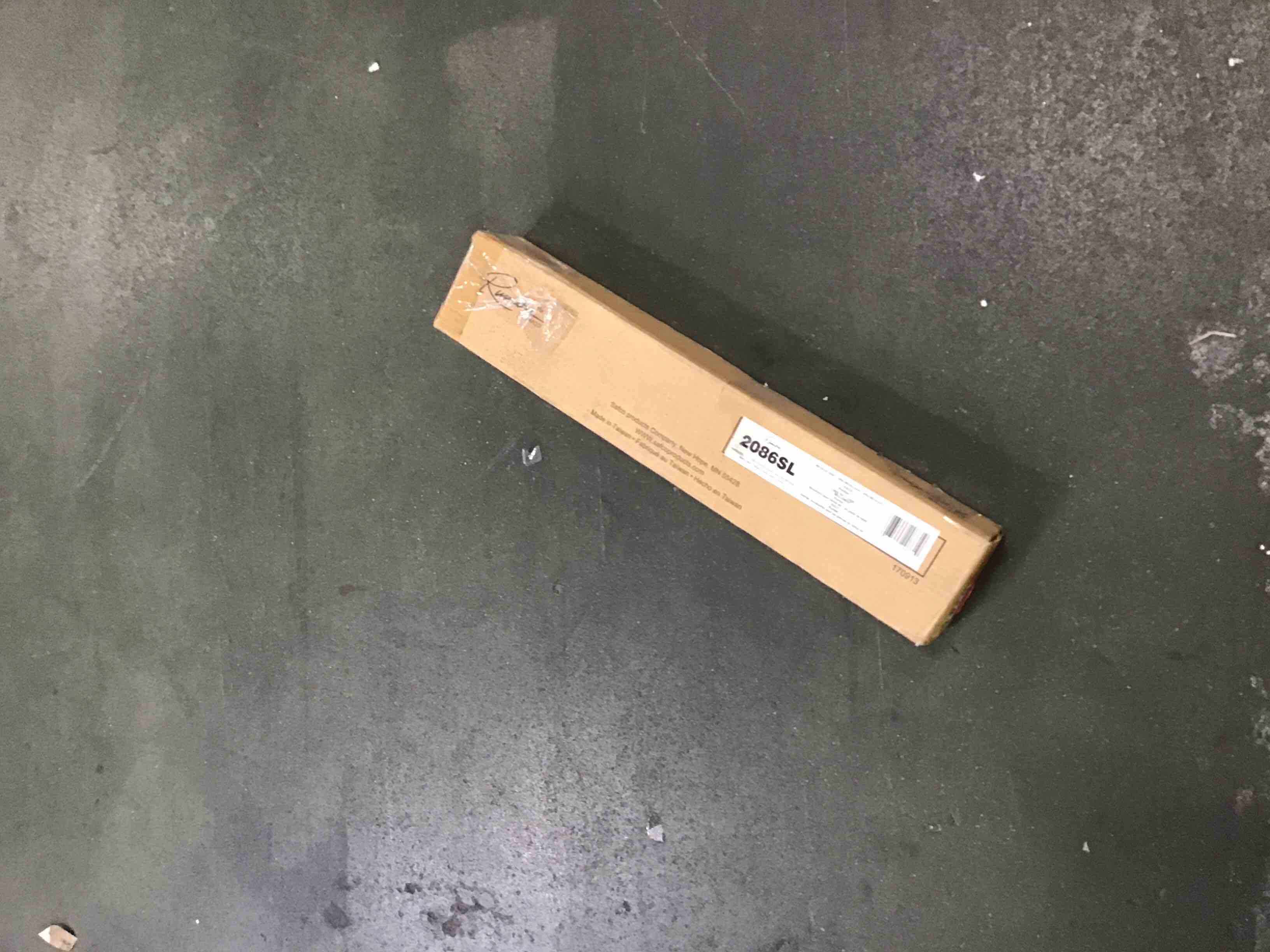 https://s3.amazonaws.com/lotting-images-prod/bidfta/GRA2018876_1746628495934.jpeg