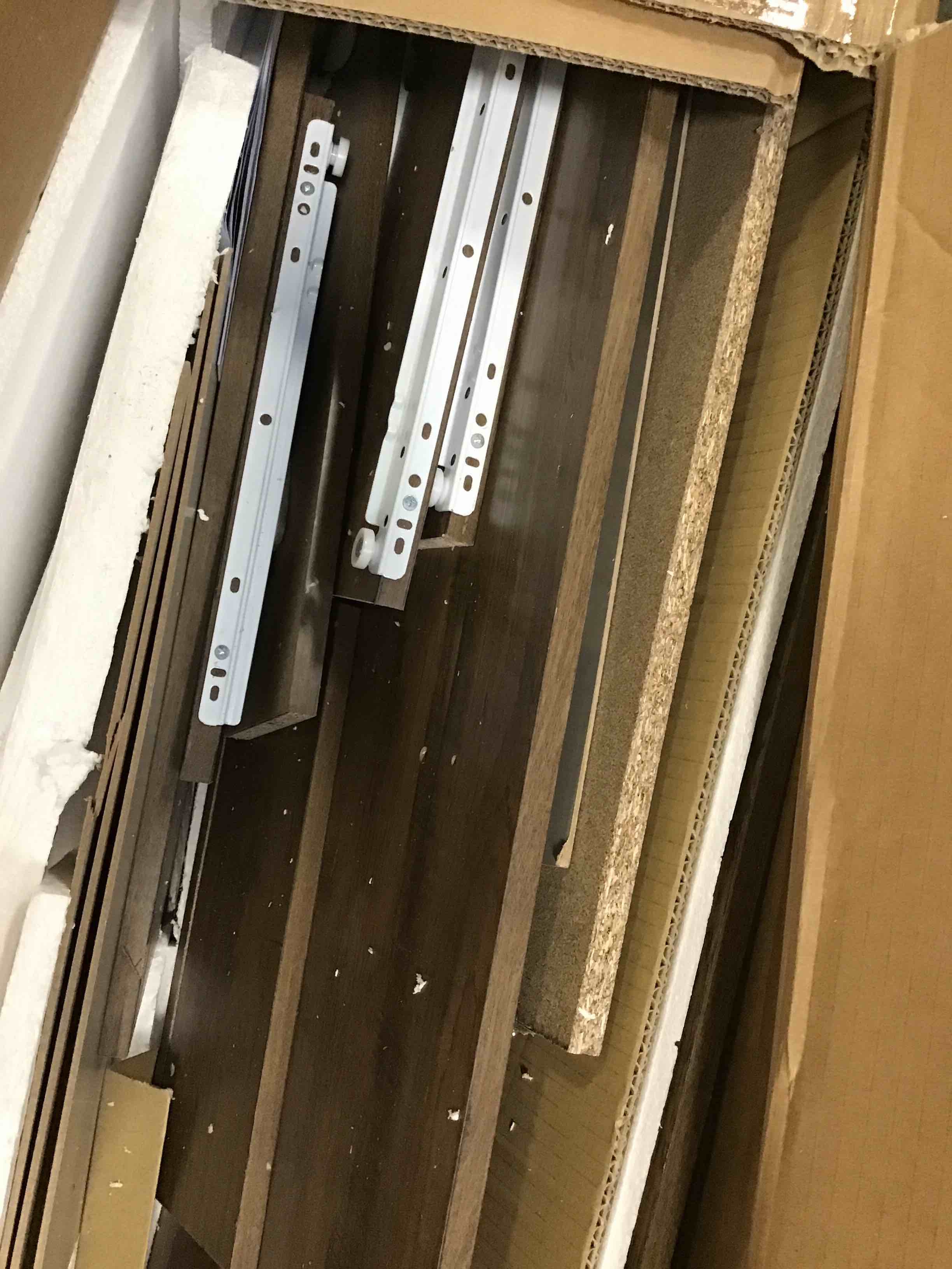 https://s3.amazonaws.com/lotting-images-prod/bidfta/GRA2019537_1747407810458.jpeg