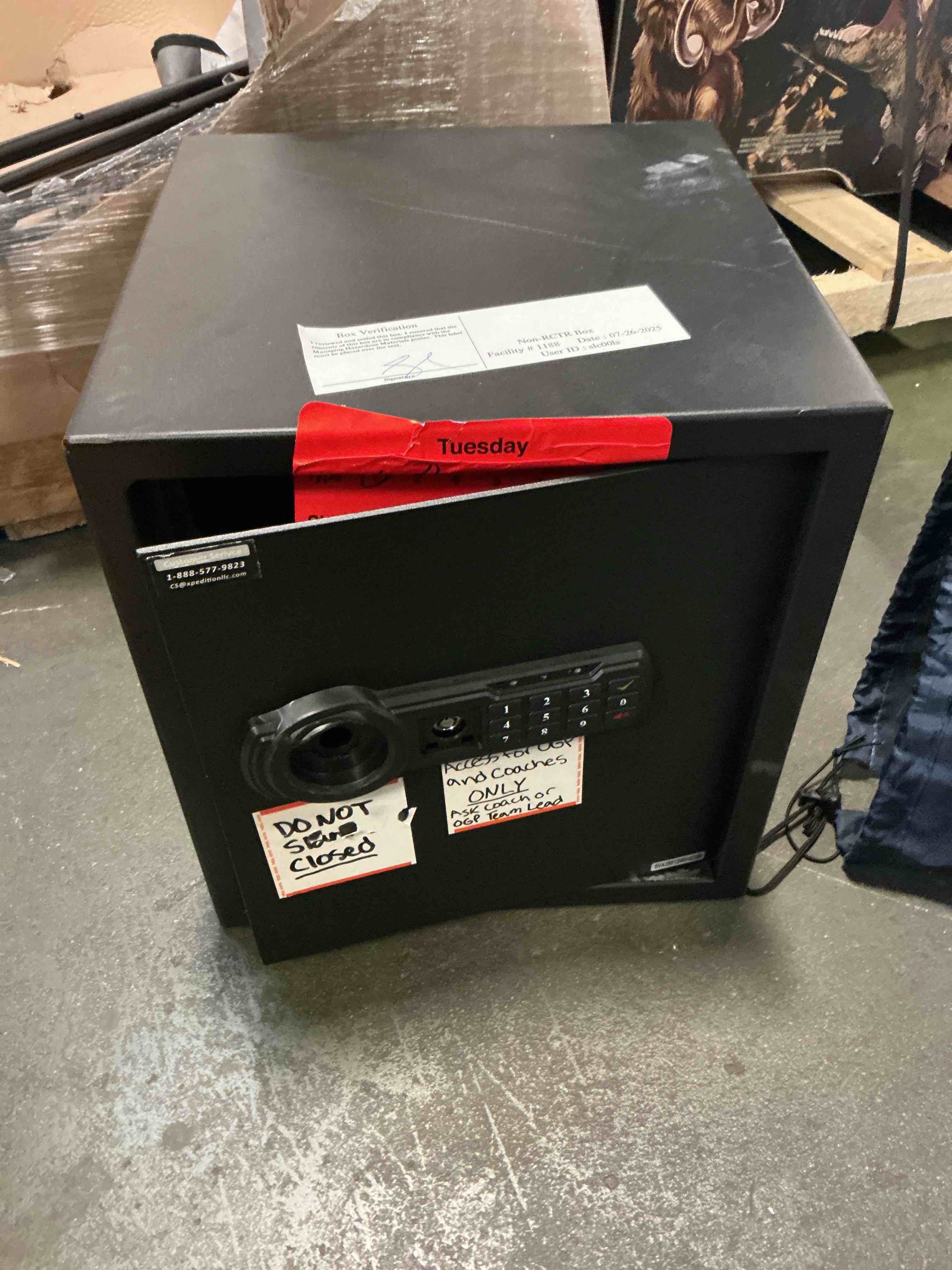 https://s3.amazonaws.com/lotting-images-prod/bidfta/GRA2022747_1755866035984.jpeg