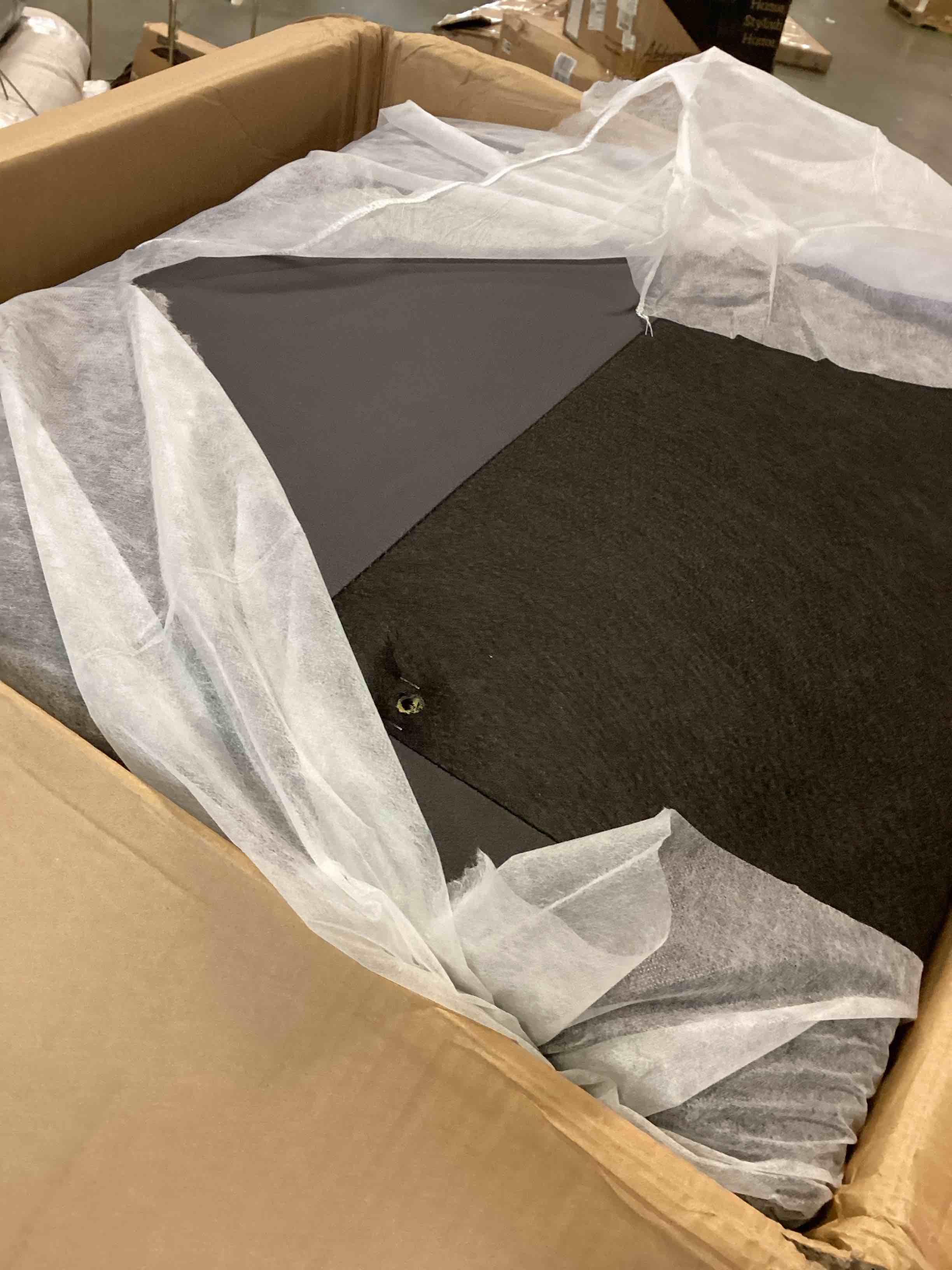 https://s3.amazonaws.com/lotting-images-prod/bidfta/GRA2023357_1747055175771.jpeg