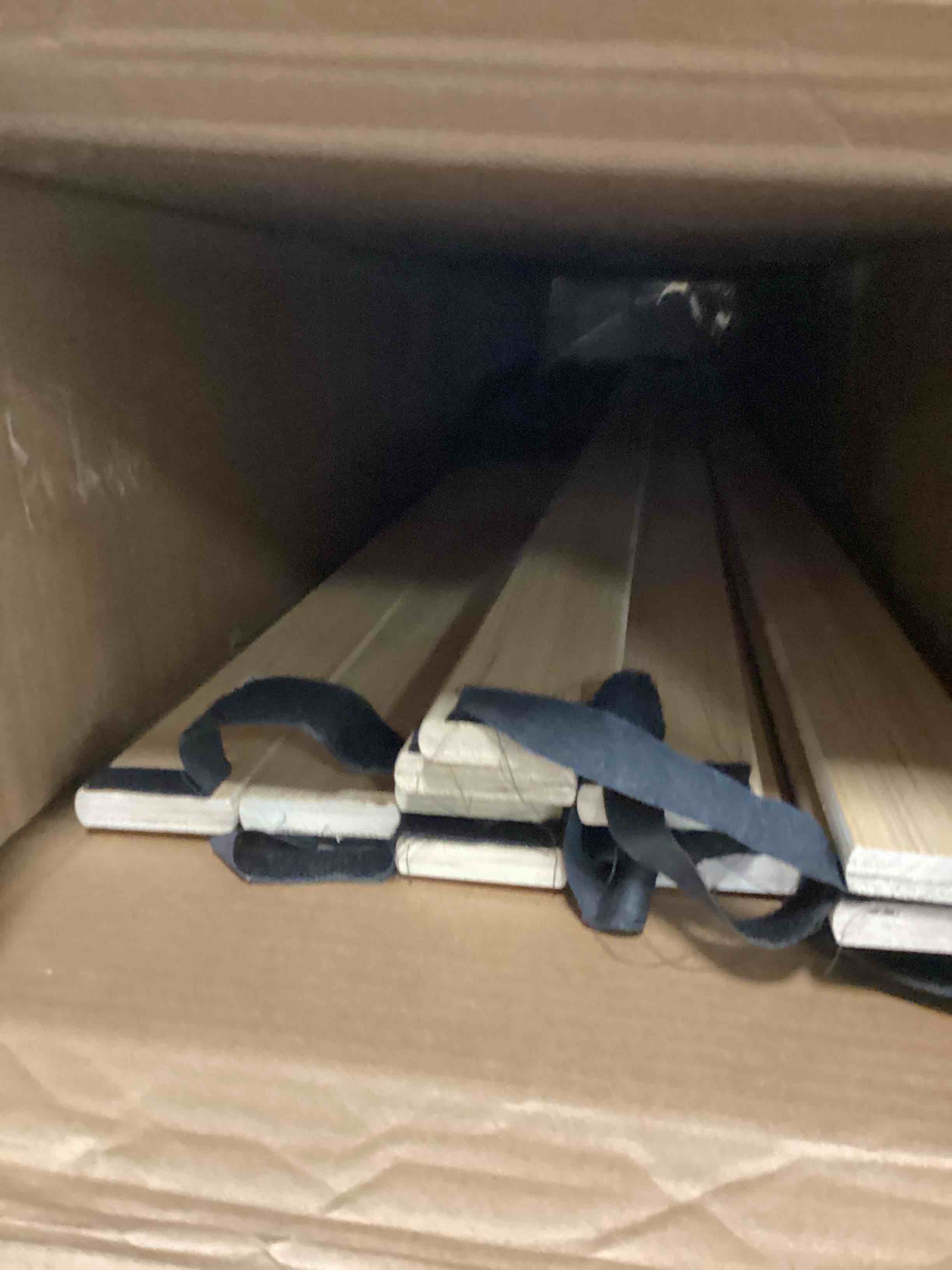 https://s3.amazonaws.com/lotting-images-prod/bidfta/GRA2024279_1747853434954.jpeg