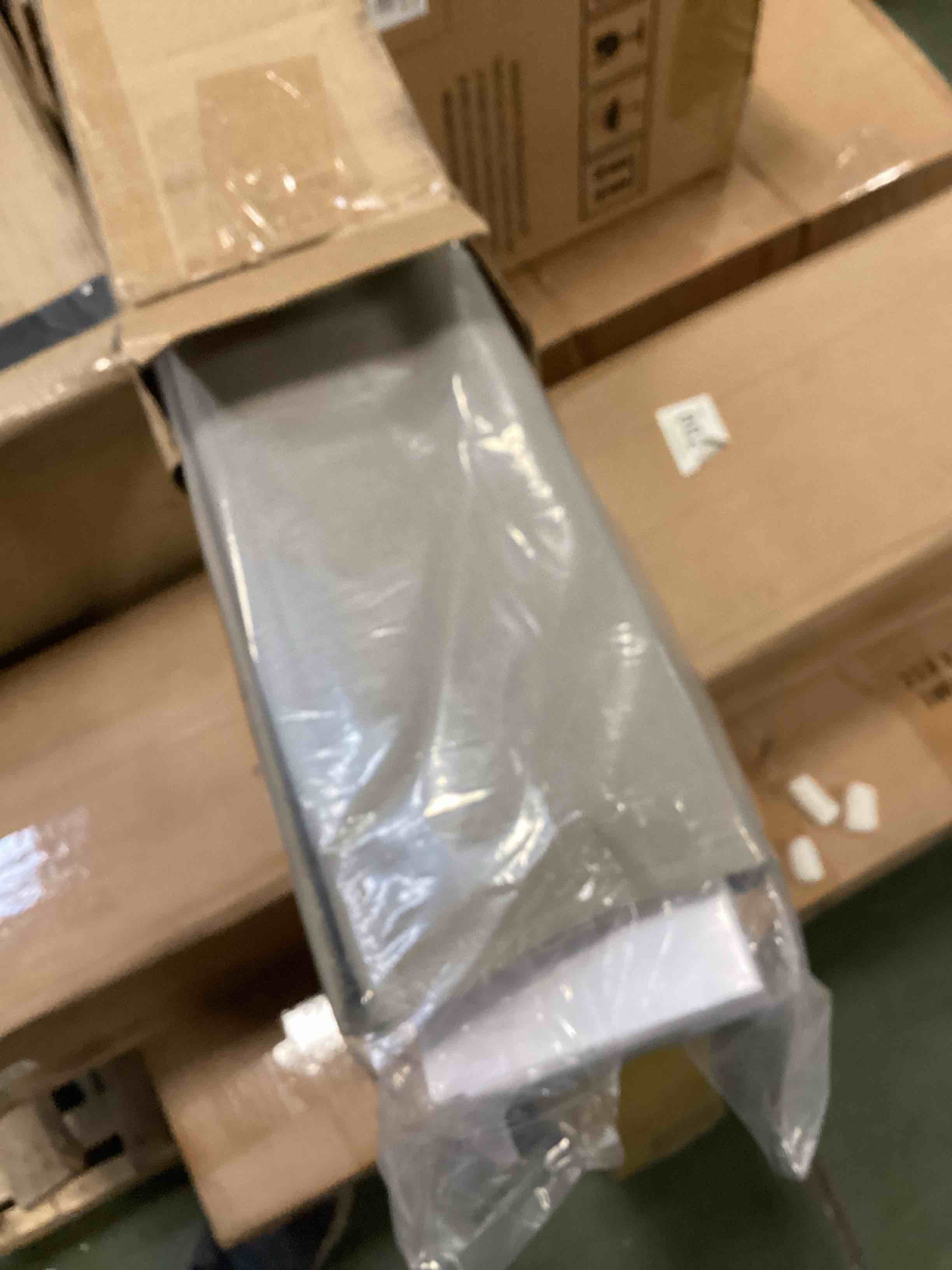 https://s3.amazonaws.com/lotting-images-prod/bidfta/GRA2024389_1747939852362.jpeg