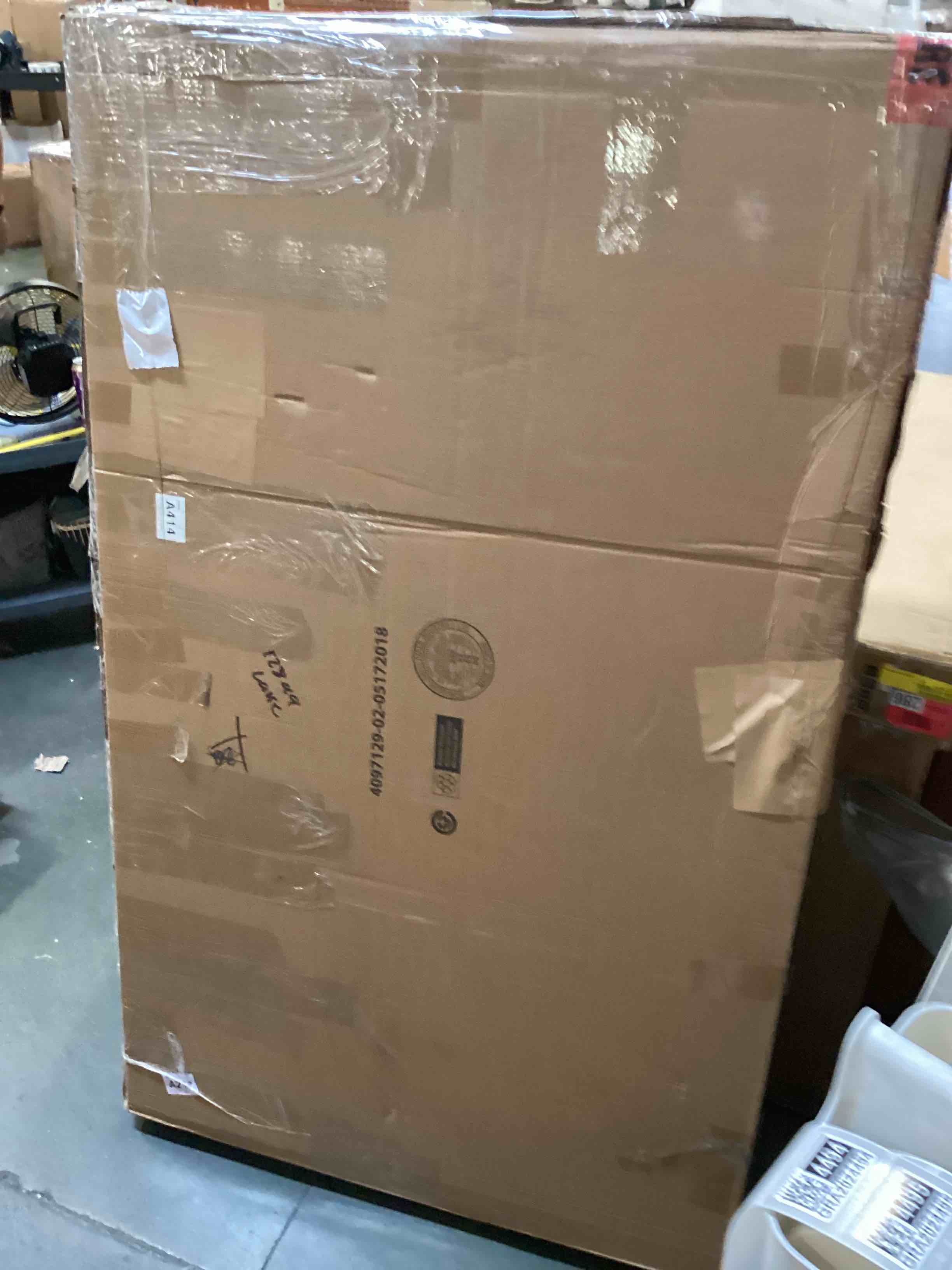https://s3.amazonaws.com/lotting-images-prod/bidfta/GRA2024494_1748031066041.jpeg