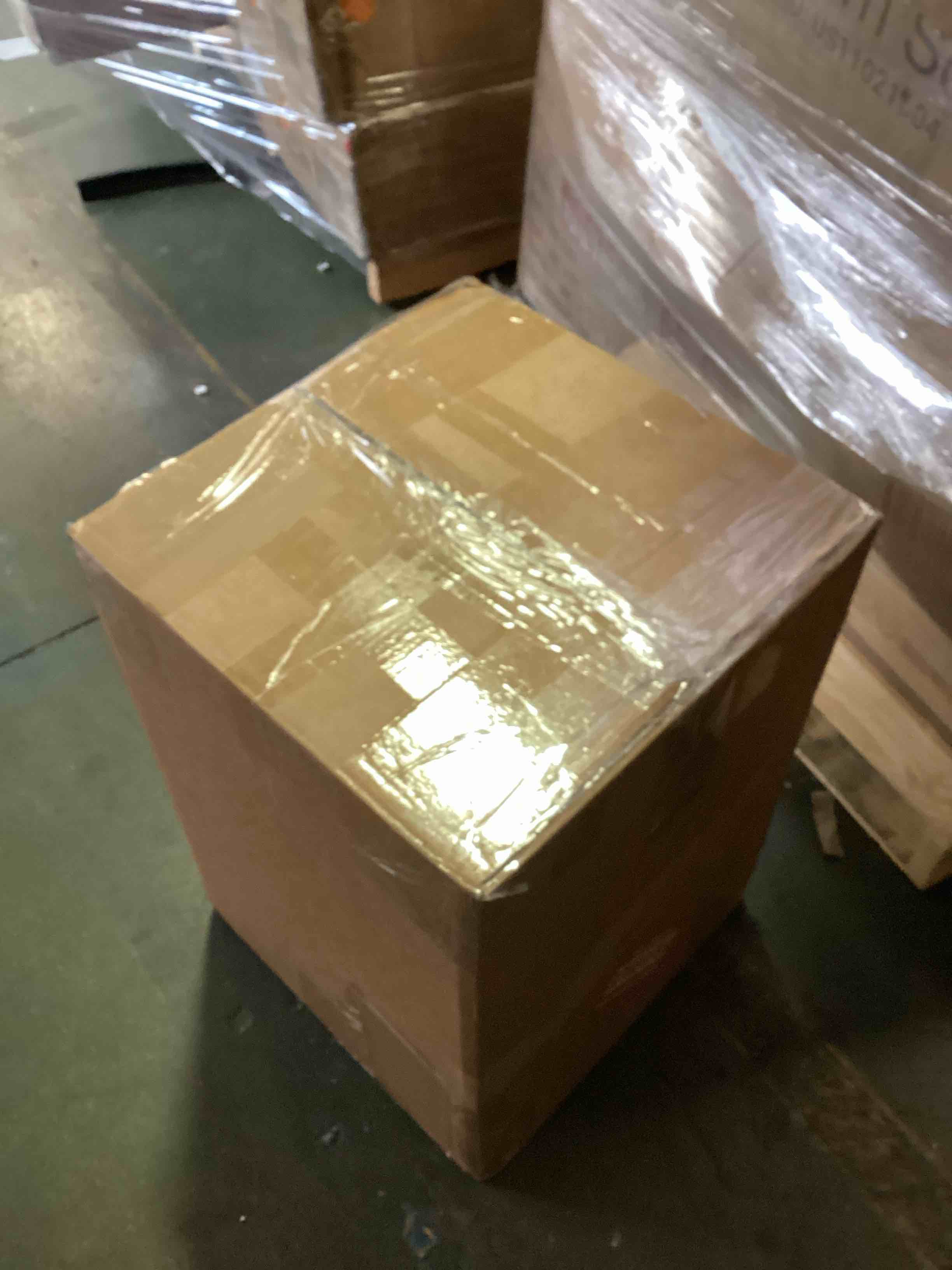 https://s3.amazonaws.com/lotting-images-prod/bidfta/GRA2024590_1748375397918.jpeg