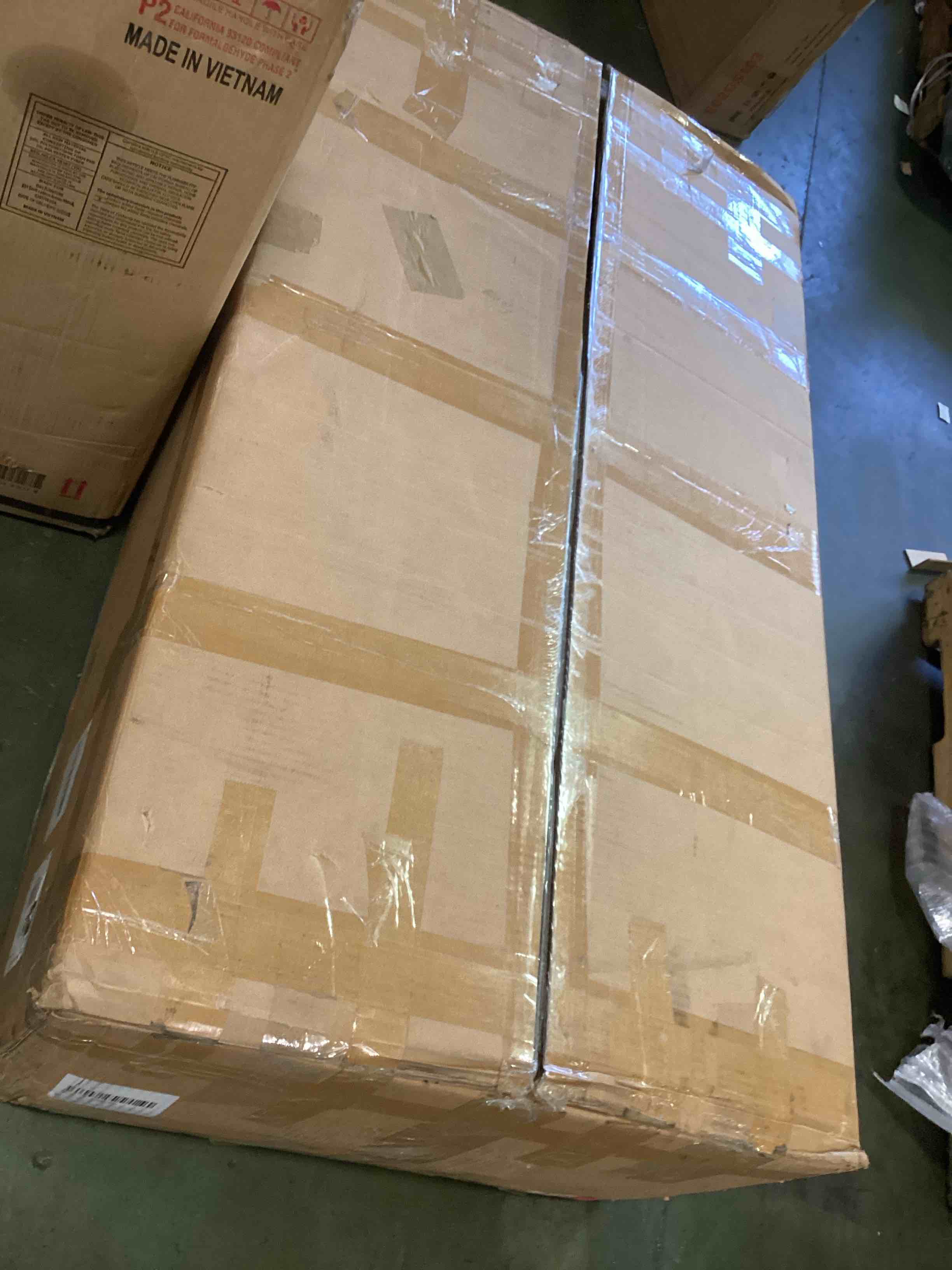https://s3.amazonaws.com/lotting-images-prod/bidfta/GRA2030031_1752322141538.jpeg
