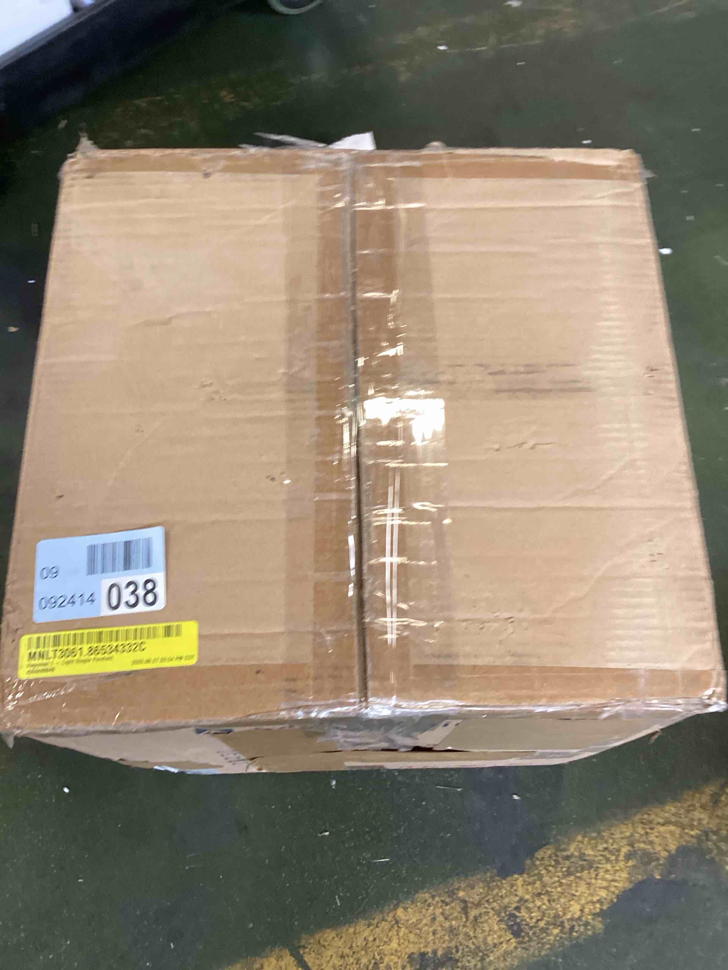 https://s3.amazonaws.com/lotting-images-prod/bidfta/GRA2030189_1752345850584.jpeg
