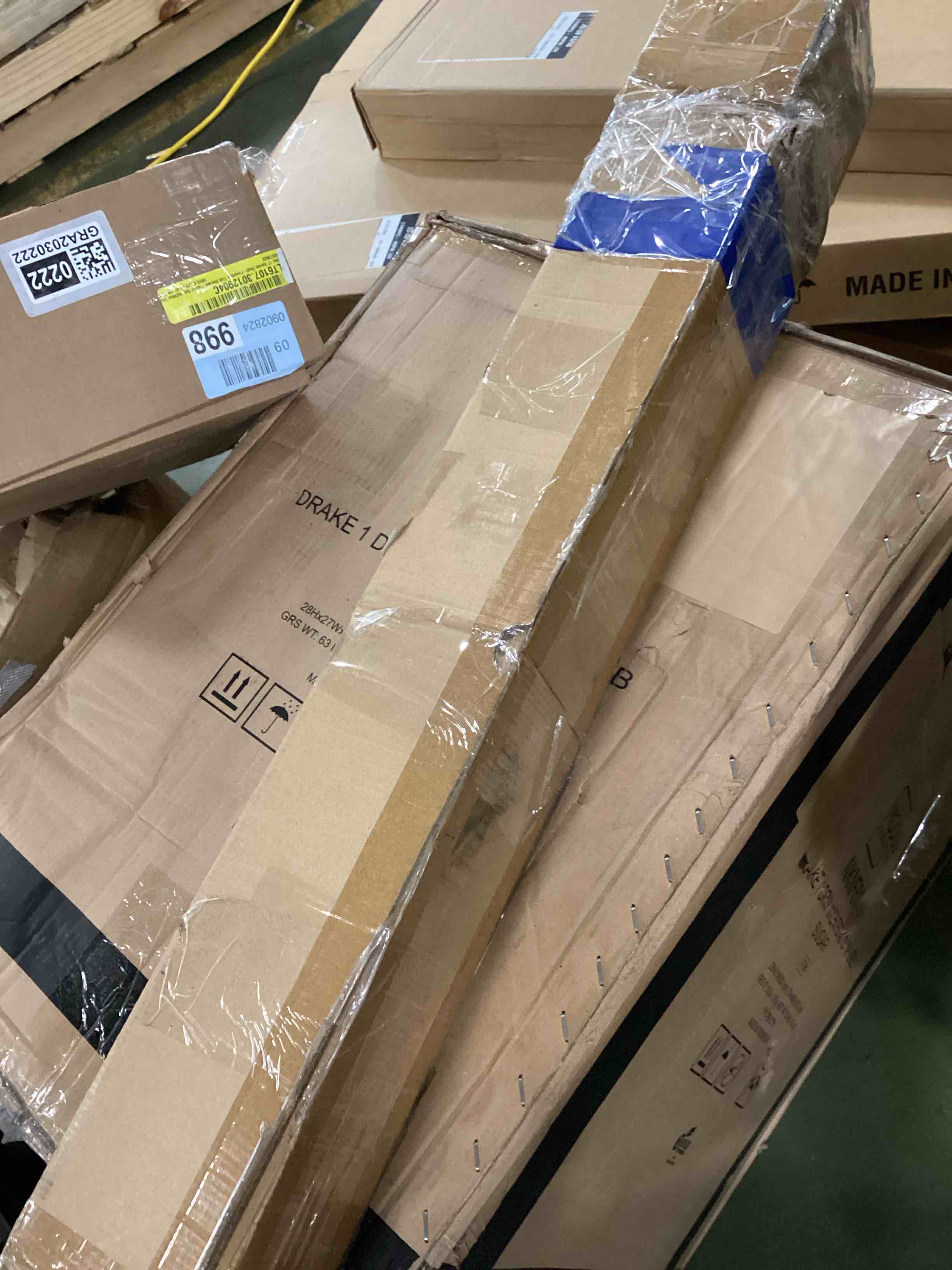 https://s3.amazonaws.com/lotting-images-prod/bidfta/GRA2030224_1752503063119.jpeg