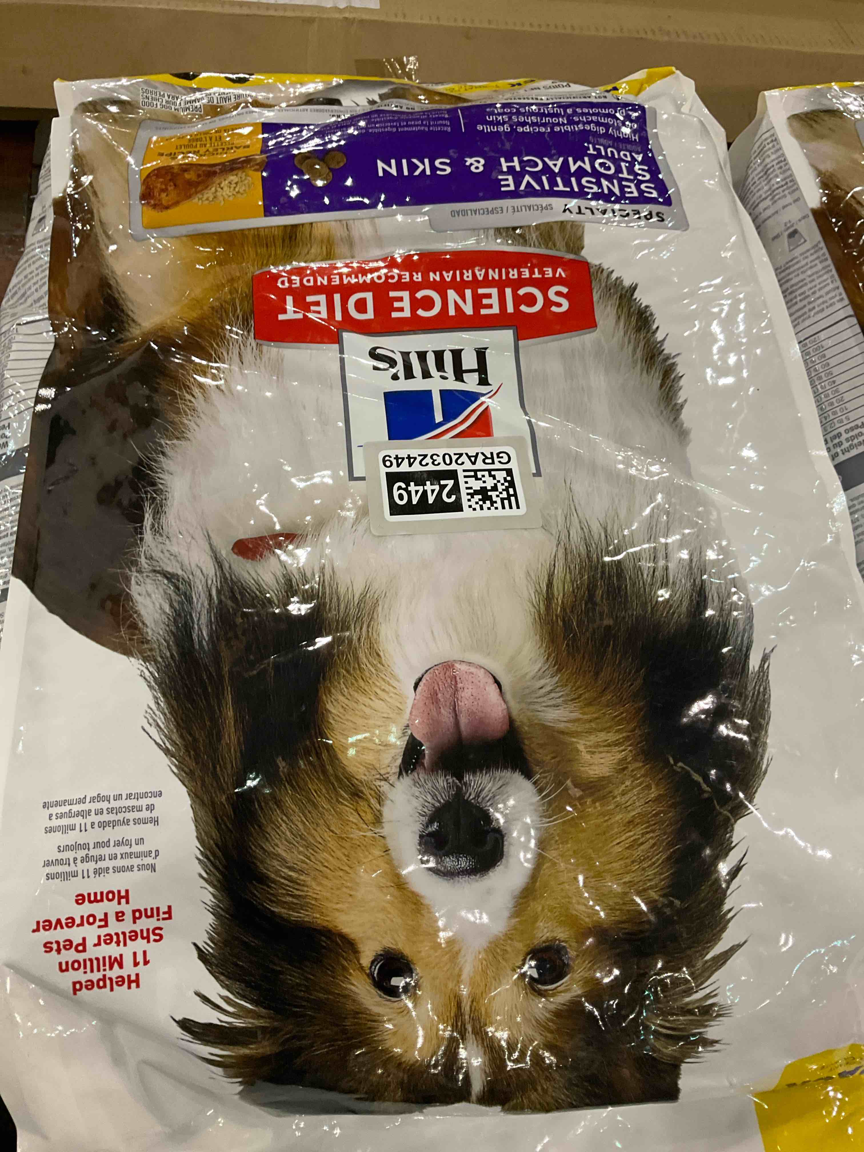 Hill's Science Diet Sensitive Stomach & Skin, Adult 1-6, Stomach & Skin Sensitivity Support, Dry Dog Food, Chicken Recipe, 4 lb Bag