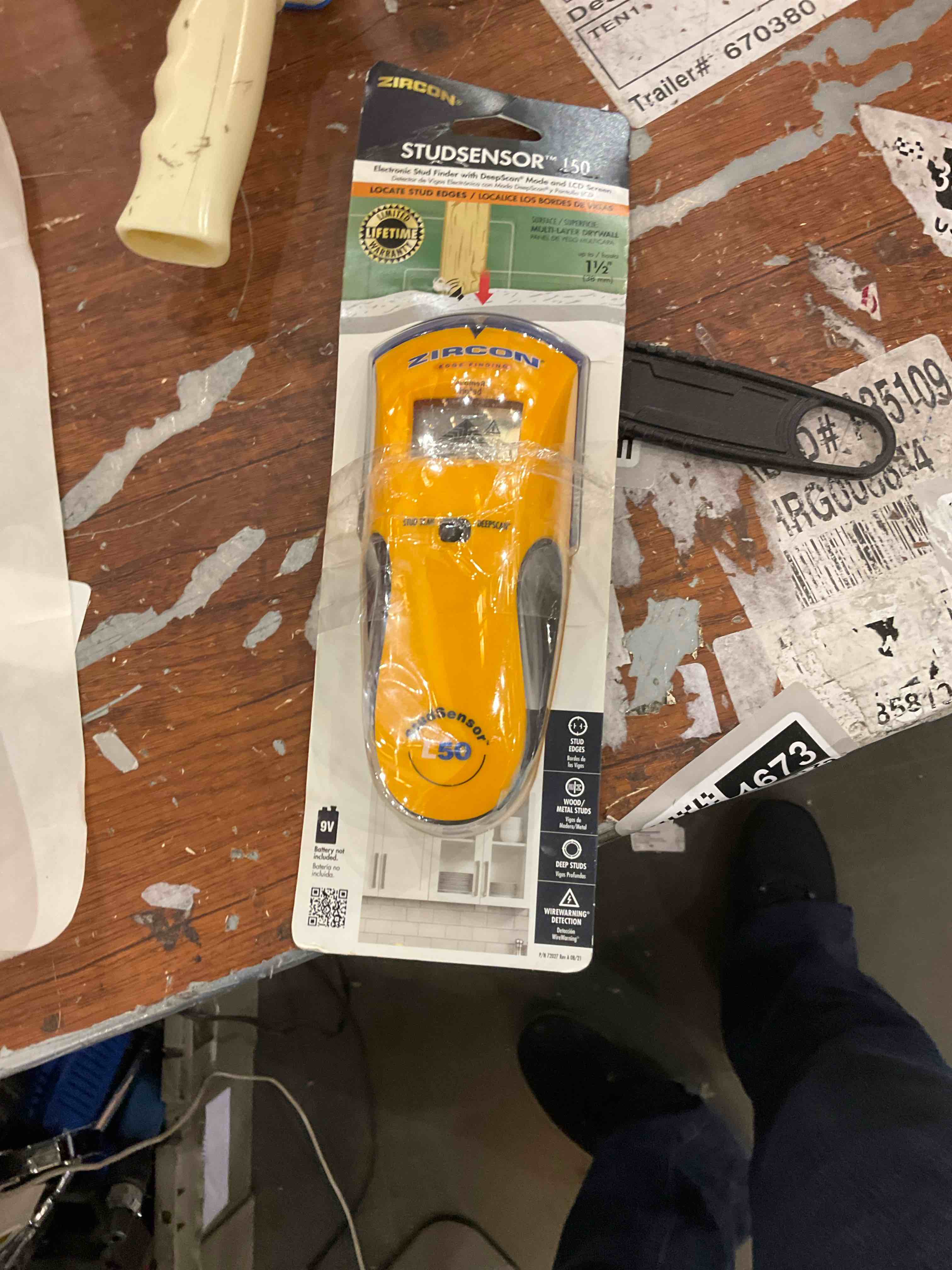 Zircon StudSensor A100 Wall Scanner and Center/Edge Locating Stud Finder with WireWarning Detection