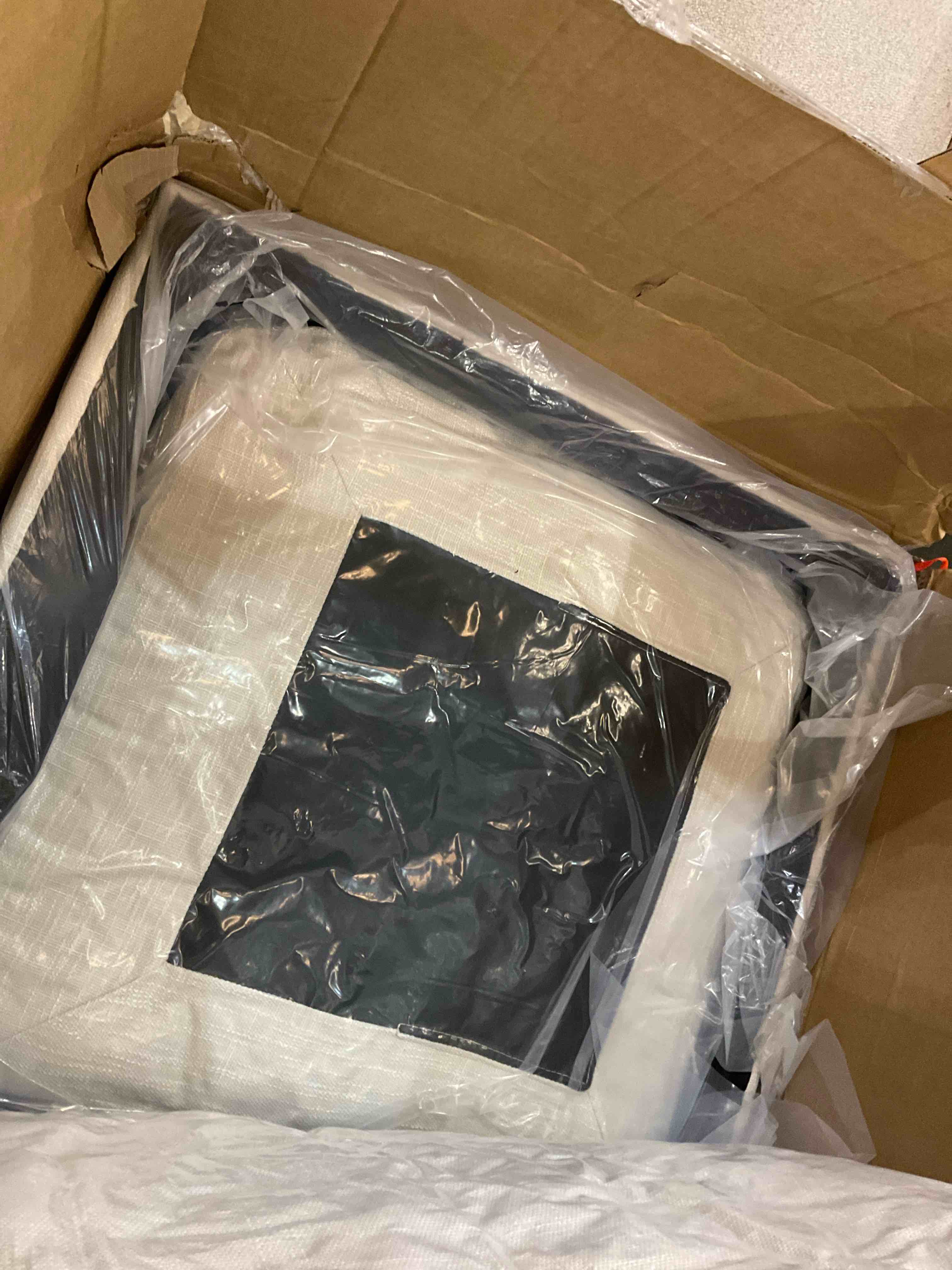 https://s3.amazonaws.com/lotting-images-prod/bidfta/GRA2035016_1739477703480.jpeg