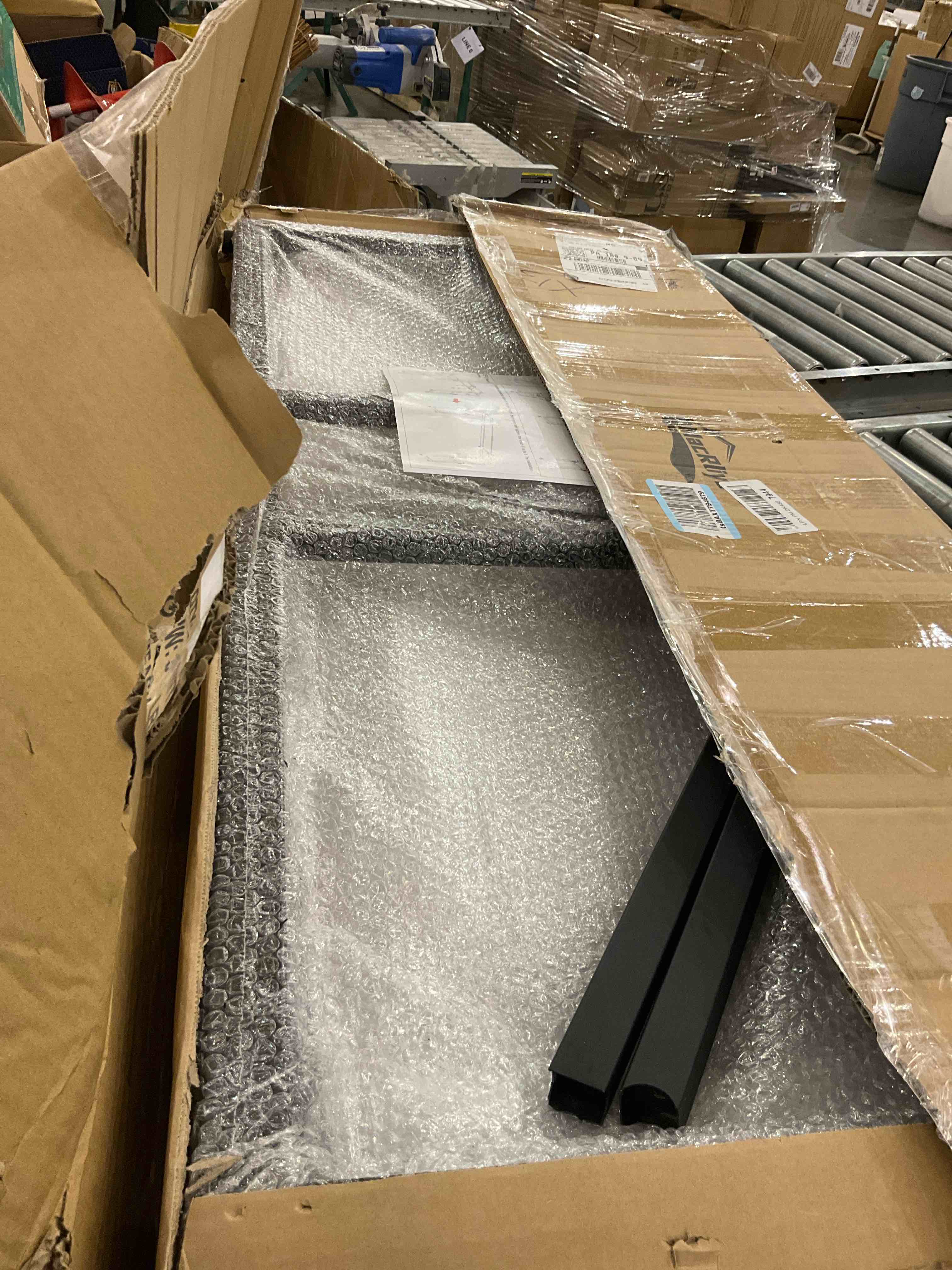 https://s3.amazonaws.com/lotting-images-prod/bidfta/GRA2035233_1740149154240.jpeg